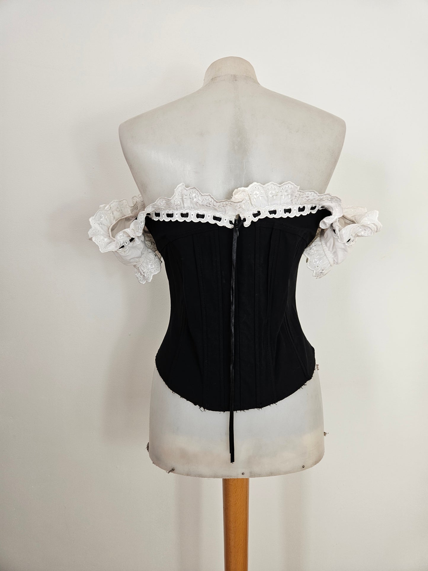Haut esprit corset noir et blanc