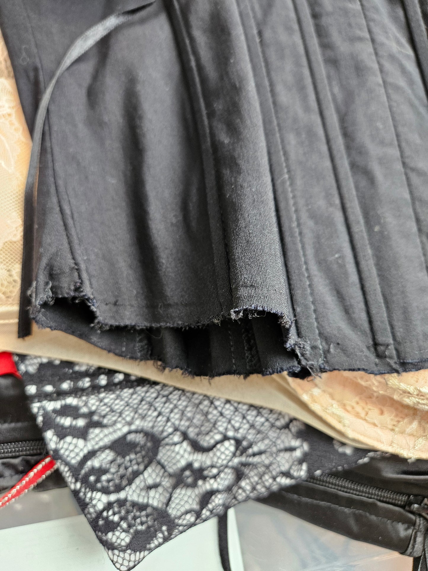 Haut esprit corset noir et blanc