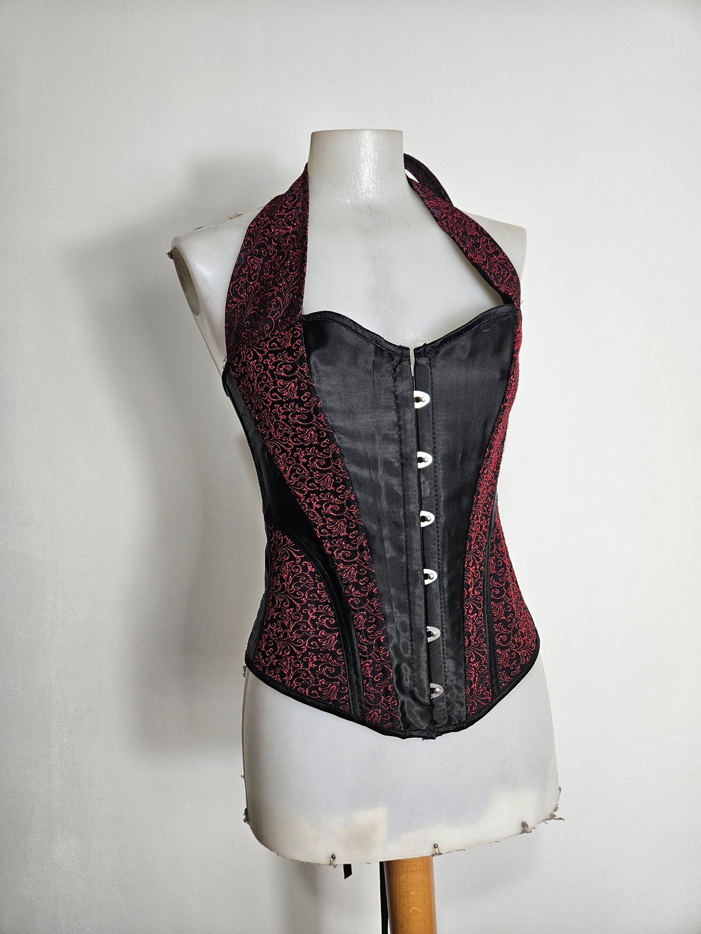 Corset dos nu noir et rouge