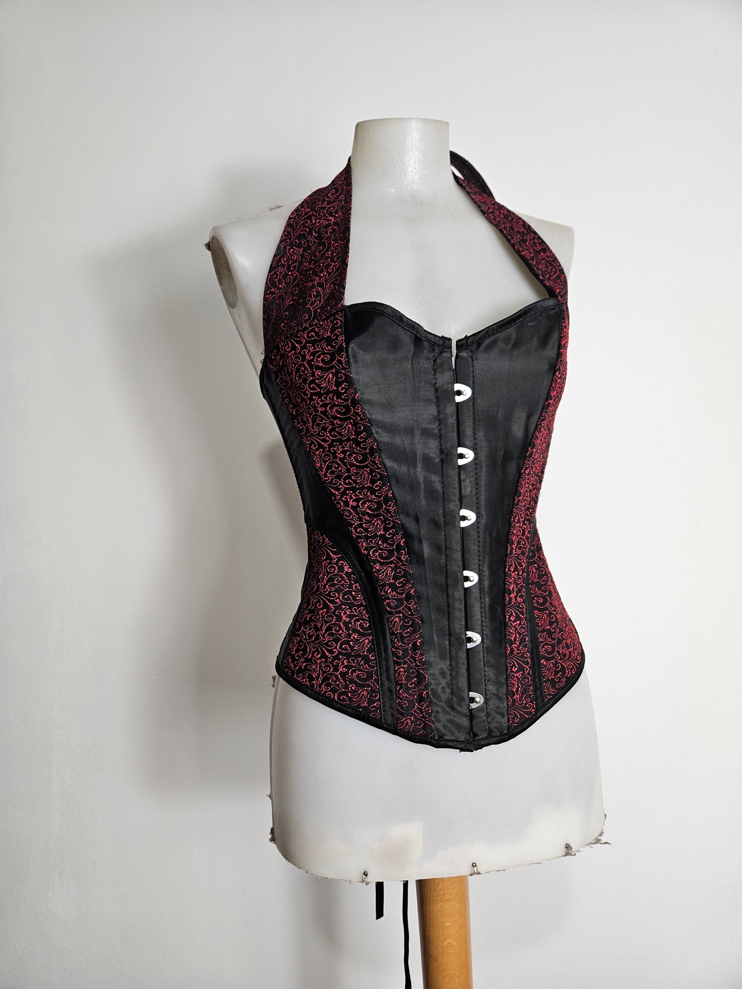 Corset dos nu noir et rouge