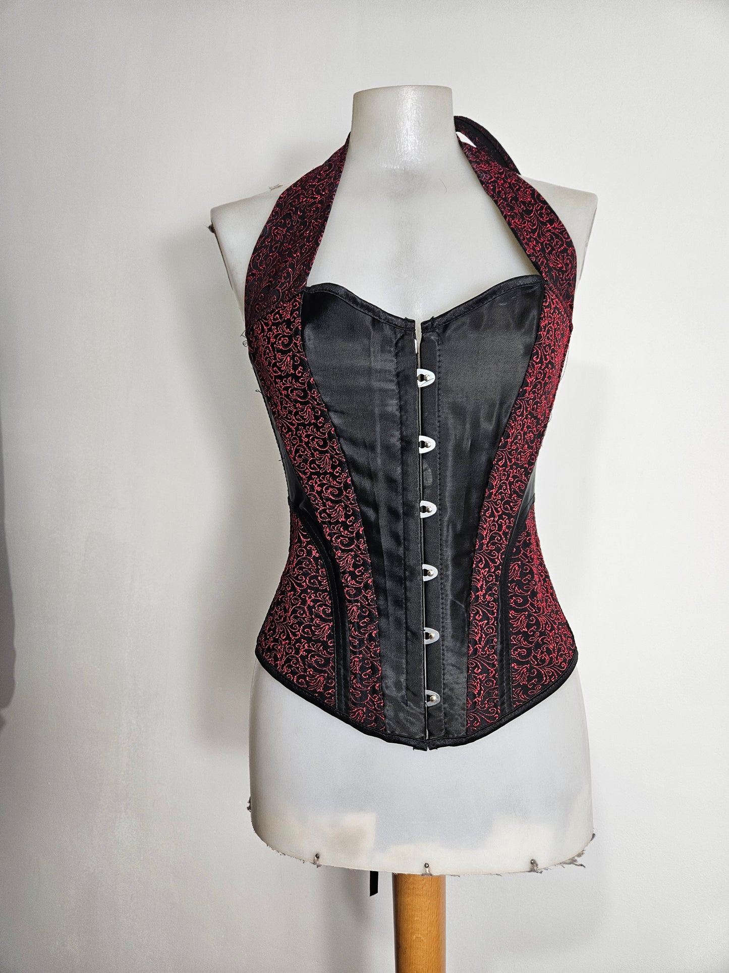 Corset dos nu noir et rouge