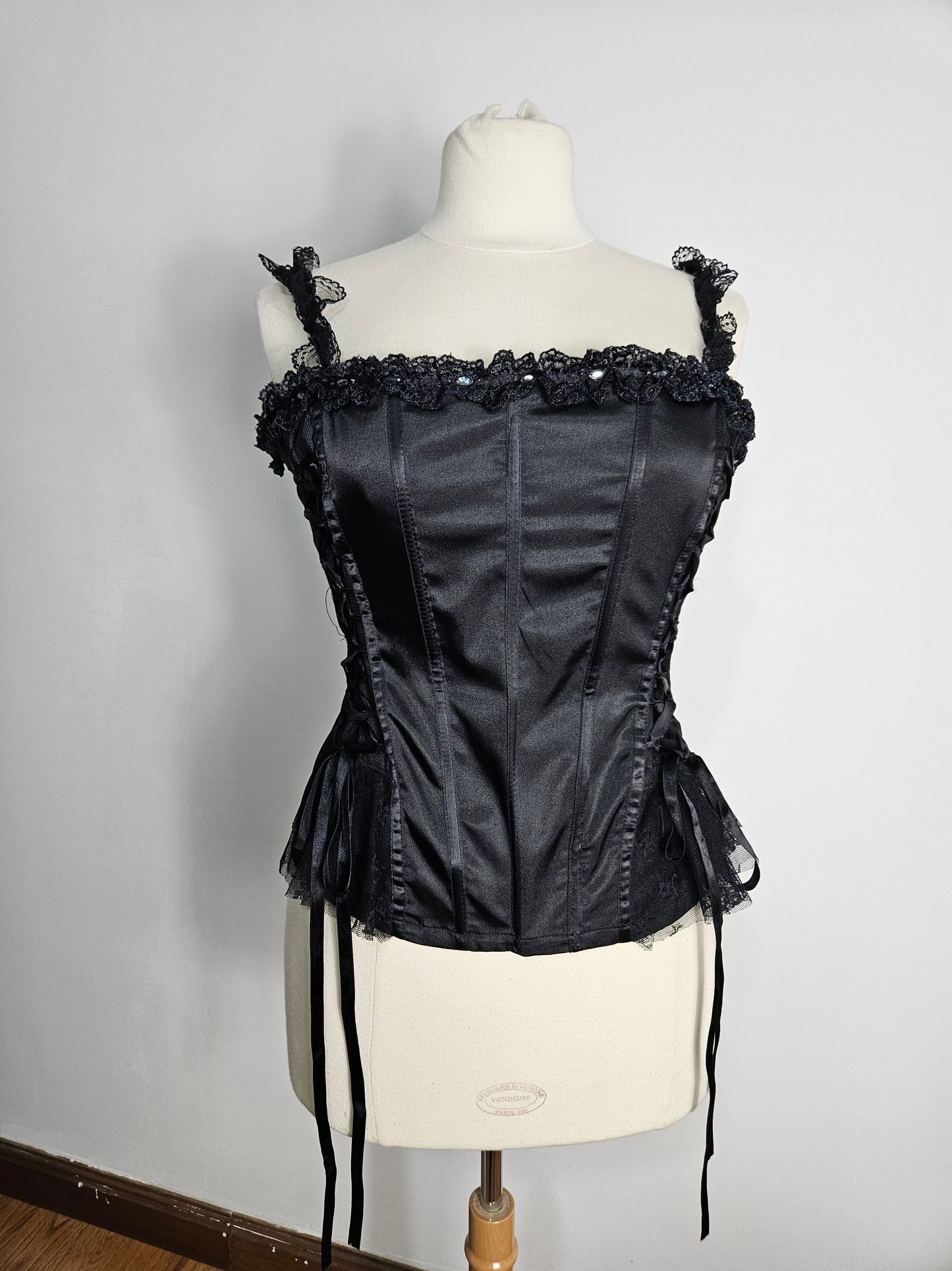 Haut esprit corset satiné noir