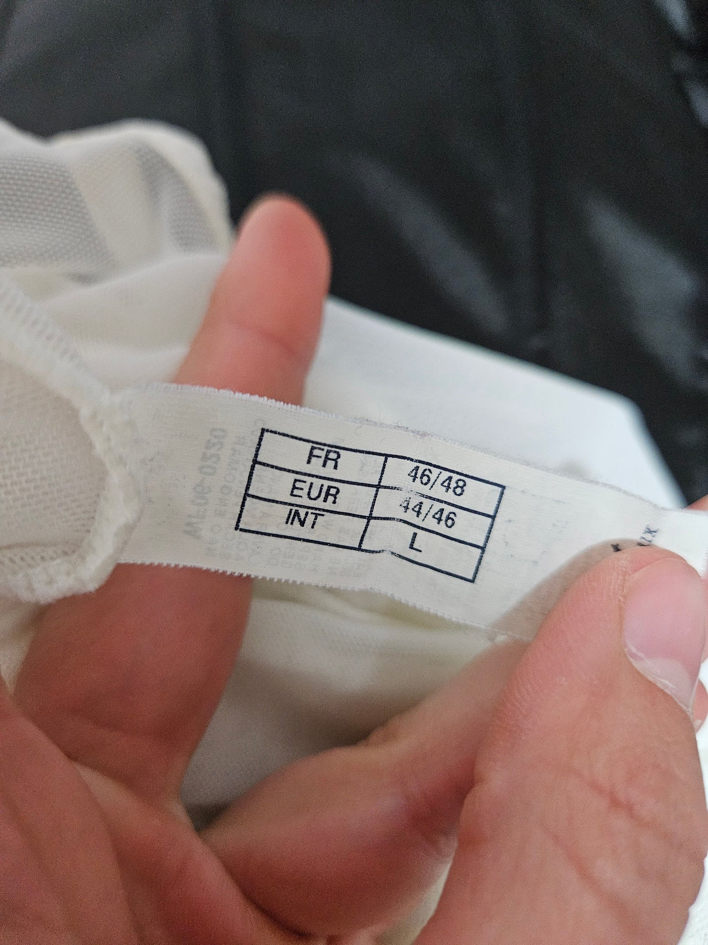 Haut en voile blanc détails fleurs