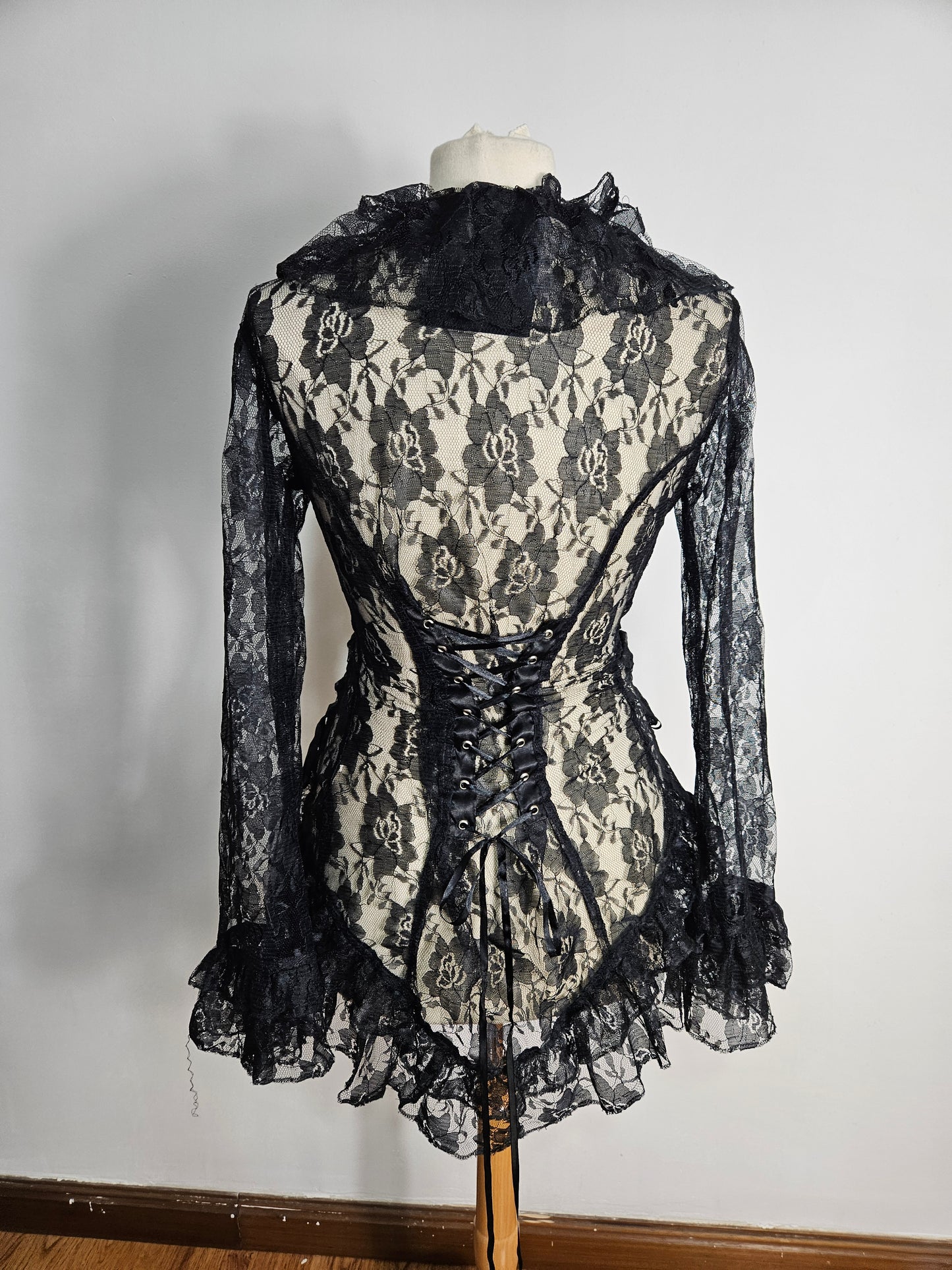 Chemisier en dentelle à laçage