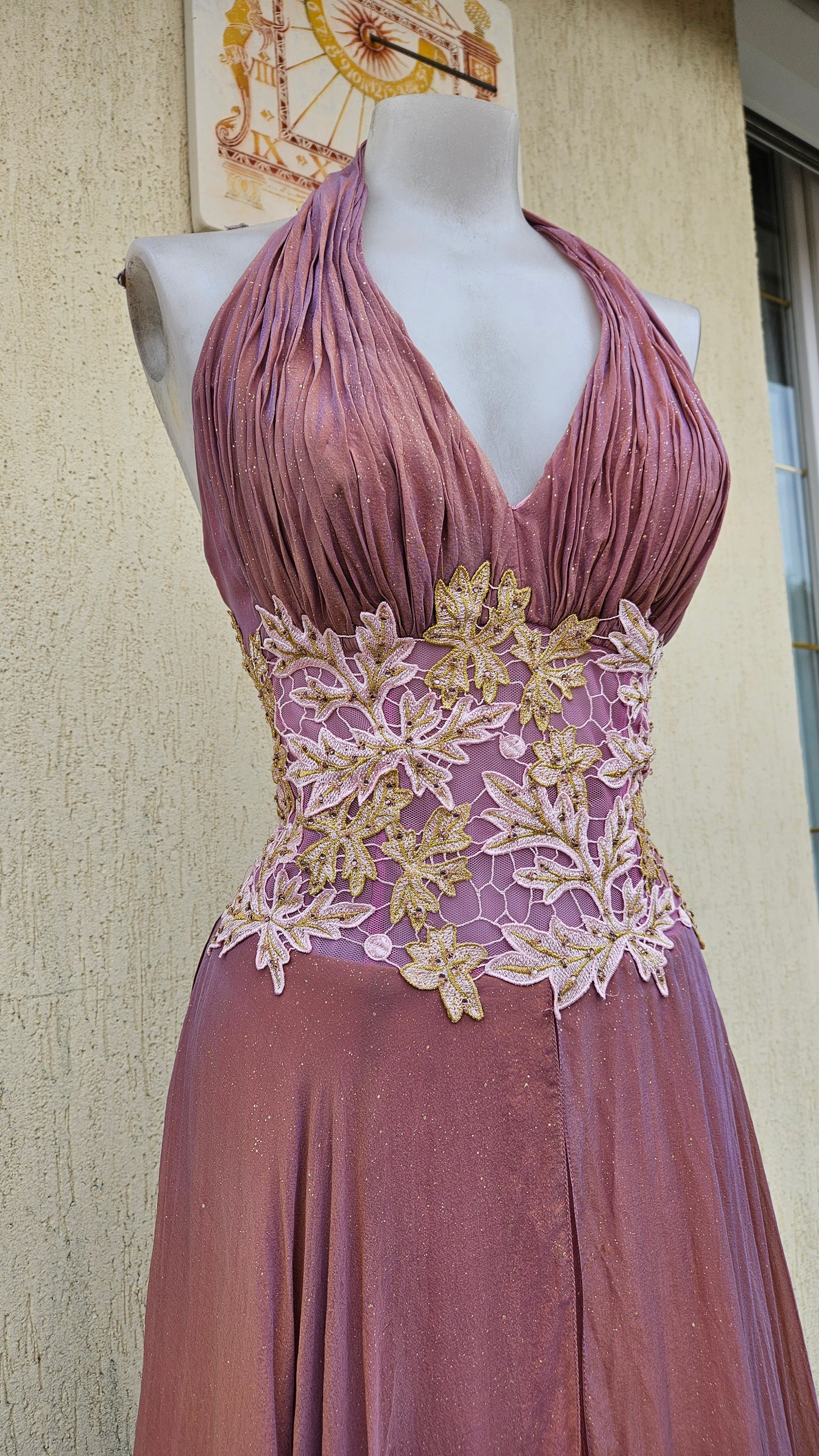 Maxi backless dress embroidered with flowers, 100% silk