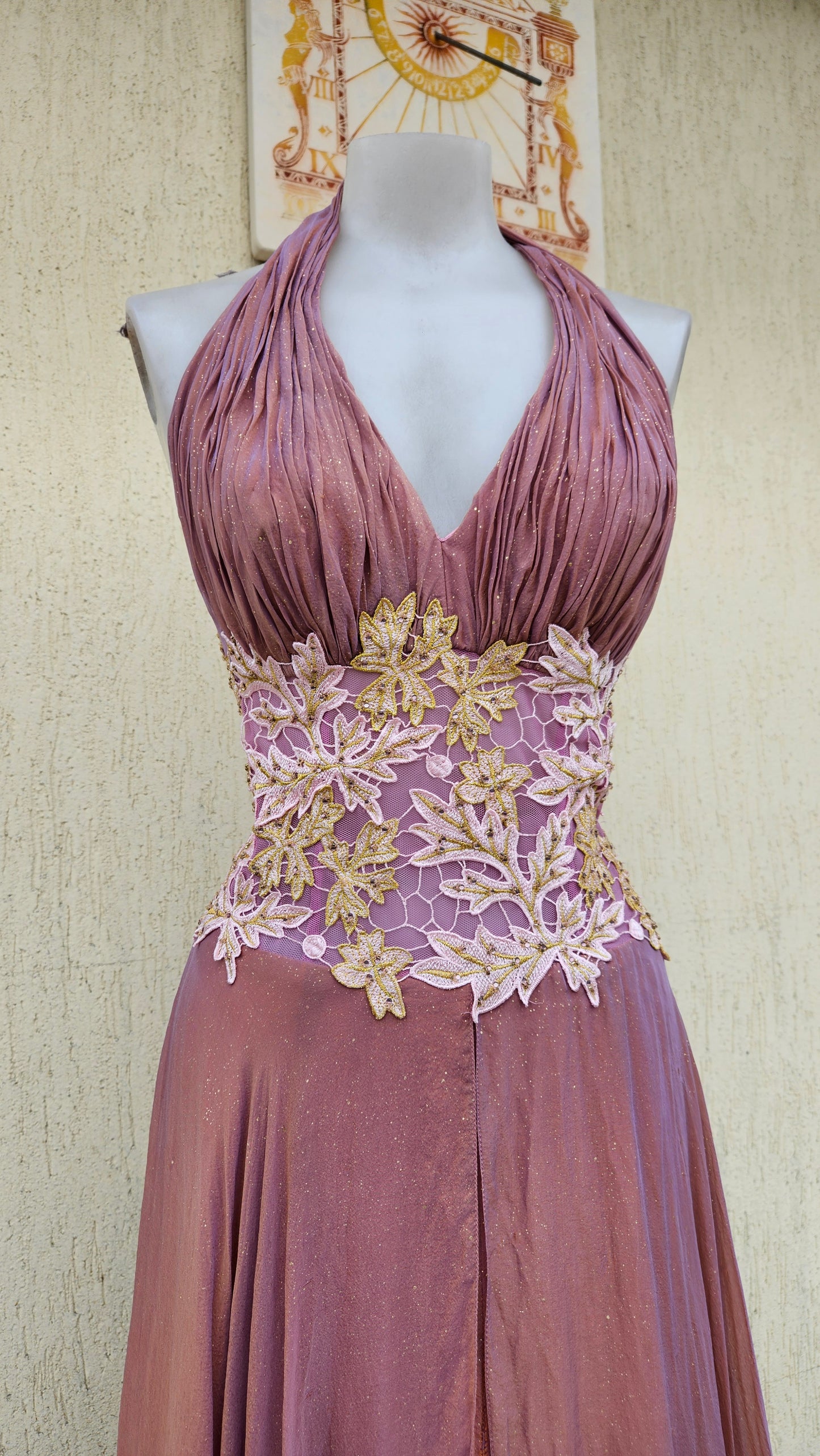 Maxi backless dress embroidered with flowers, 100% silk