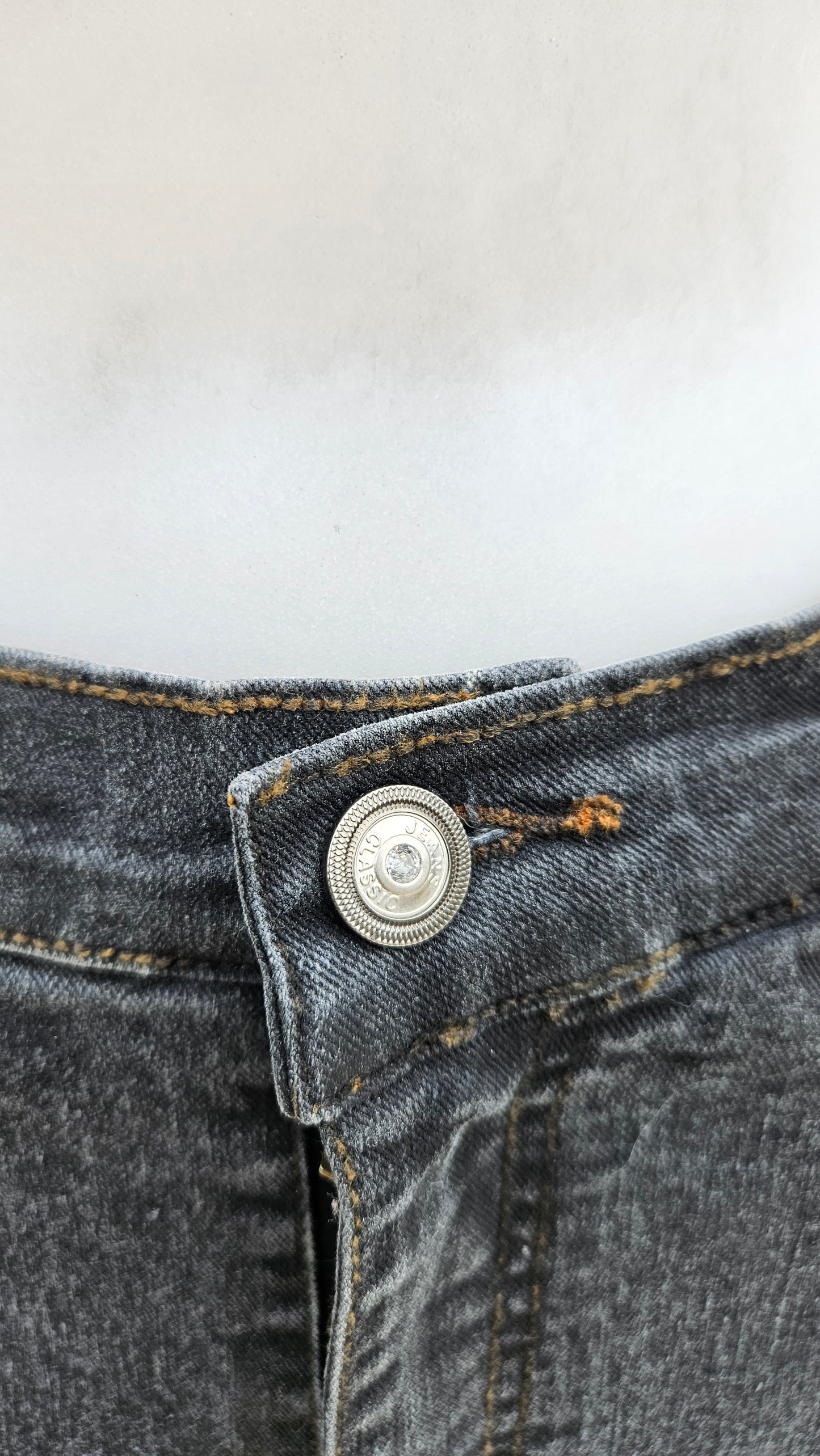 Jupe en denim brodé gris sombre