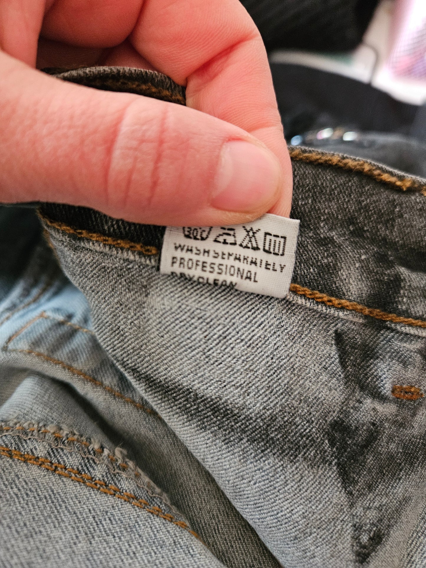 Jupe en denim brodé gris sombre