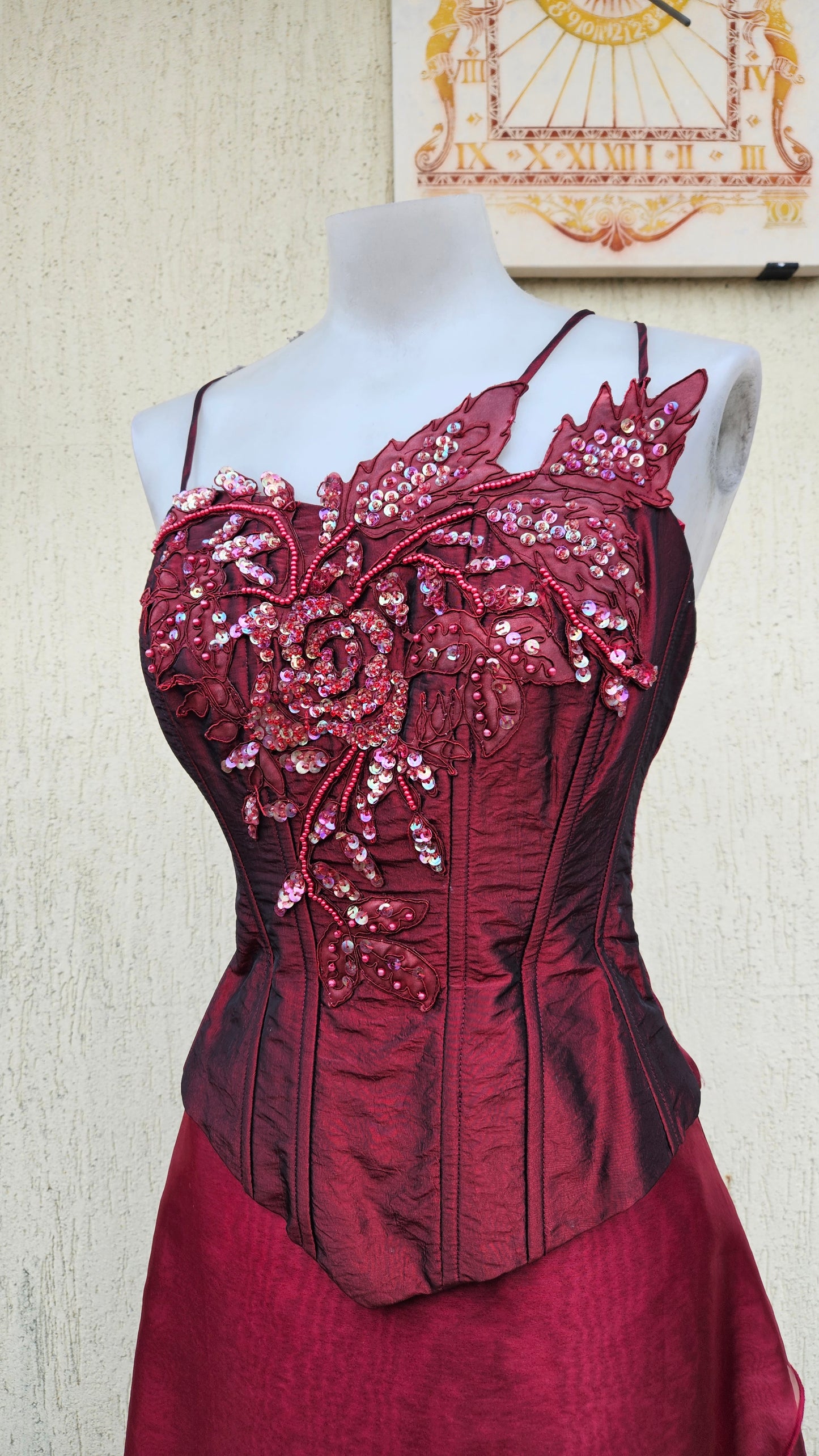 Burgundy satin and embroidered set