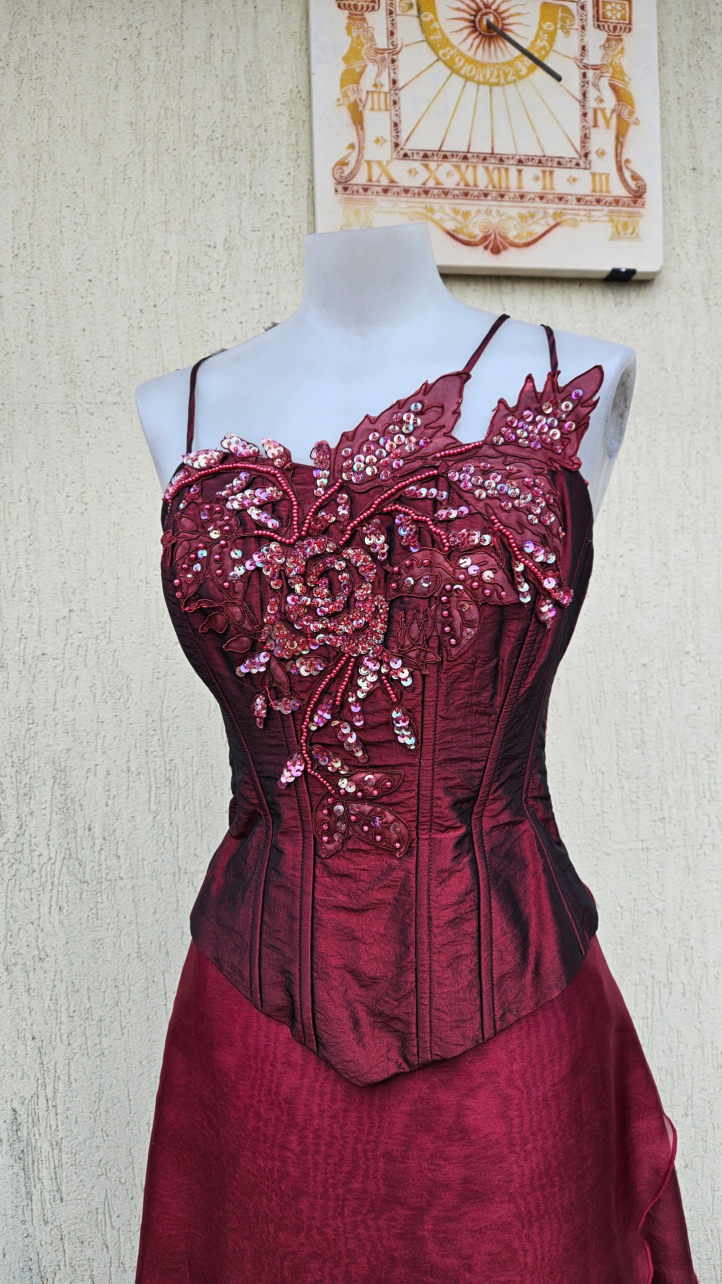 Burgundy satin and embroidered set