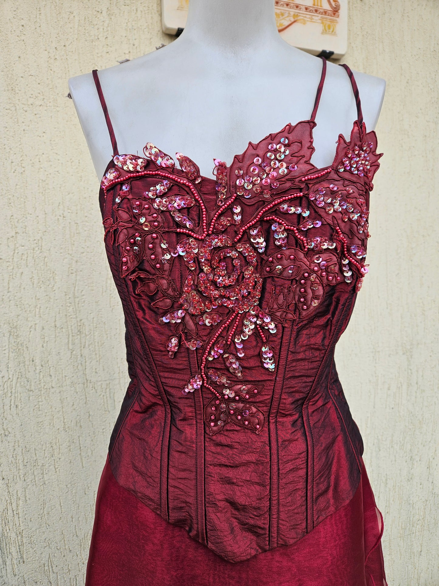 Burgundy satin and embroidered set