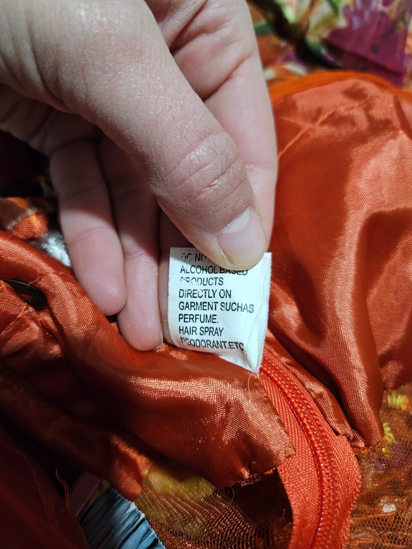 Robe en soie et broderies