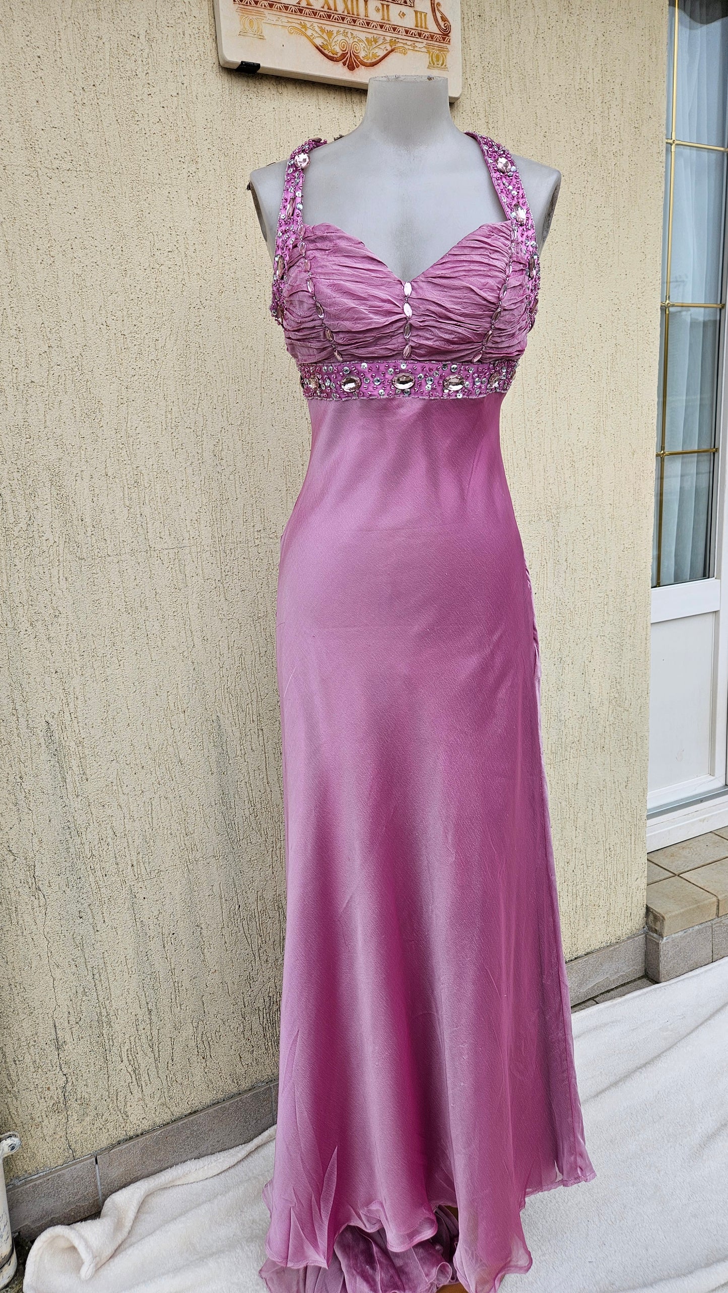 Long pink backless dress