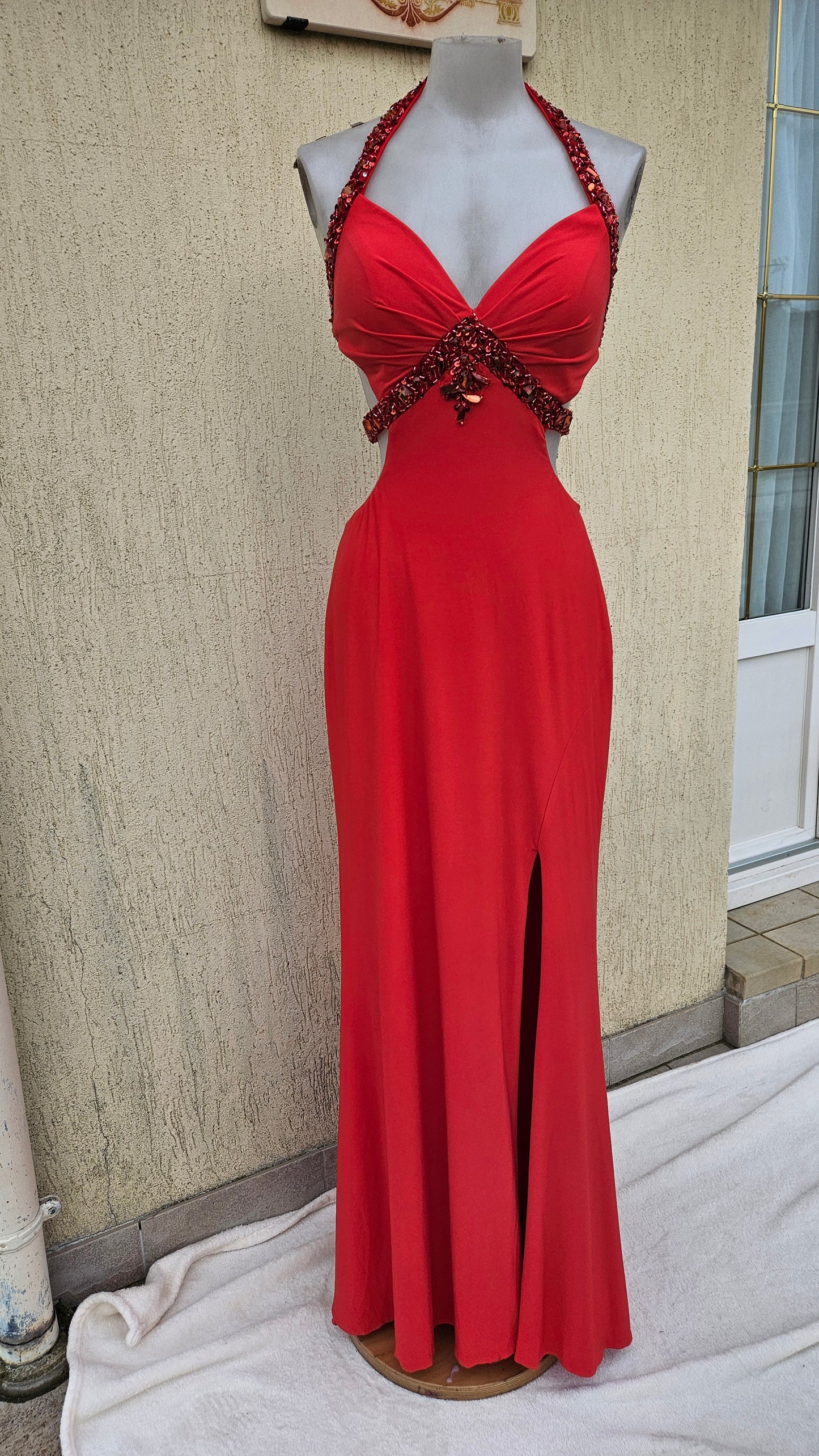 Red backless dress