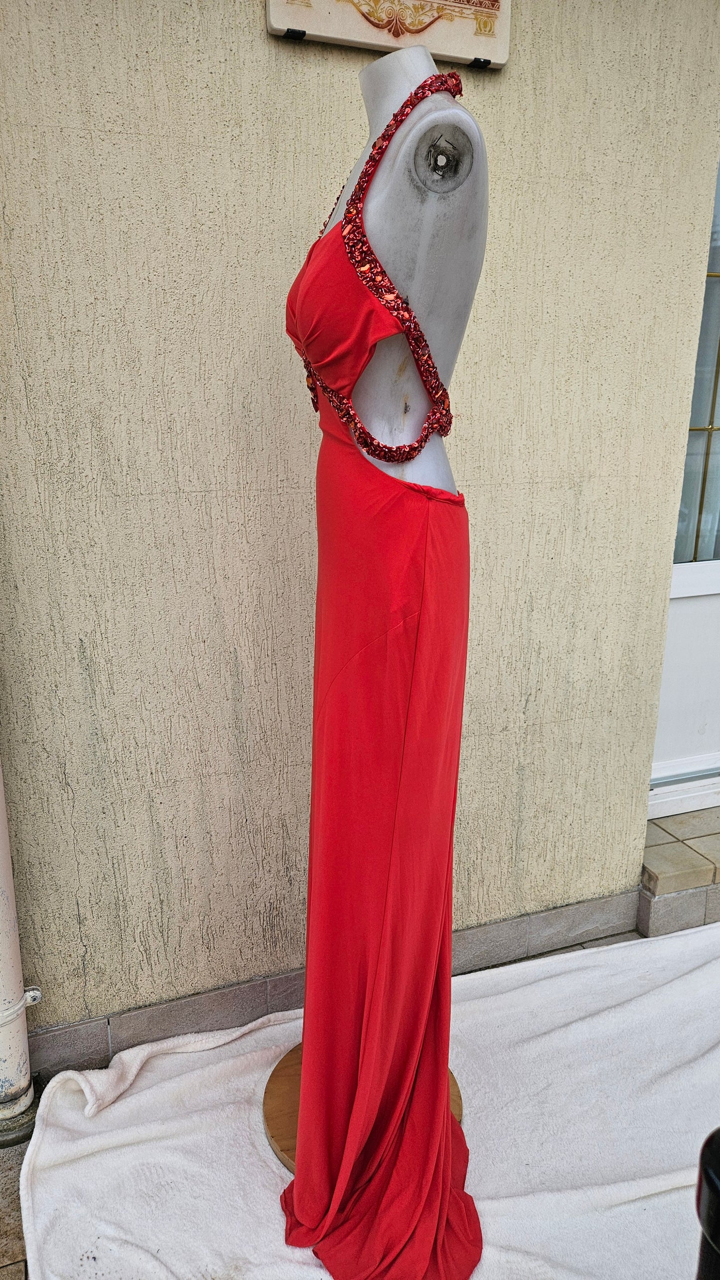 Red backless dress