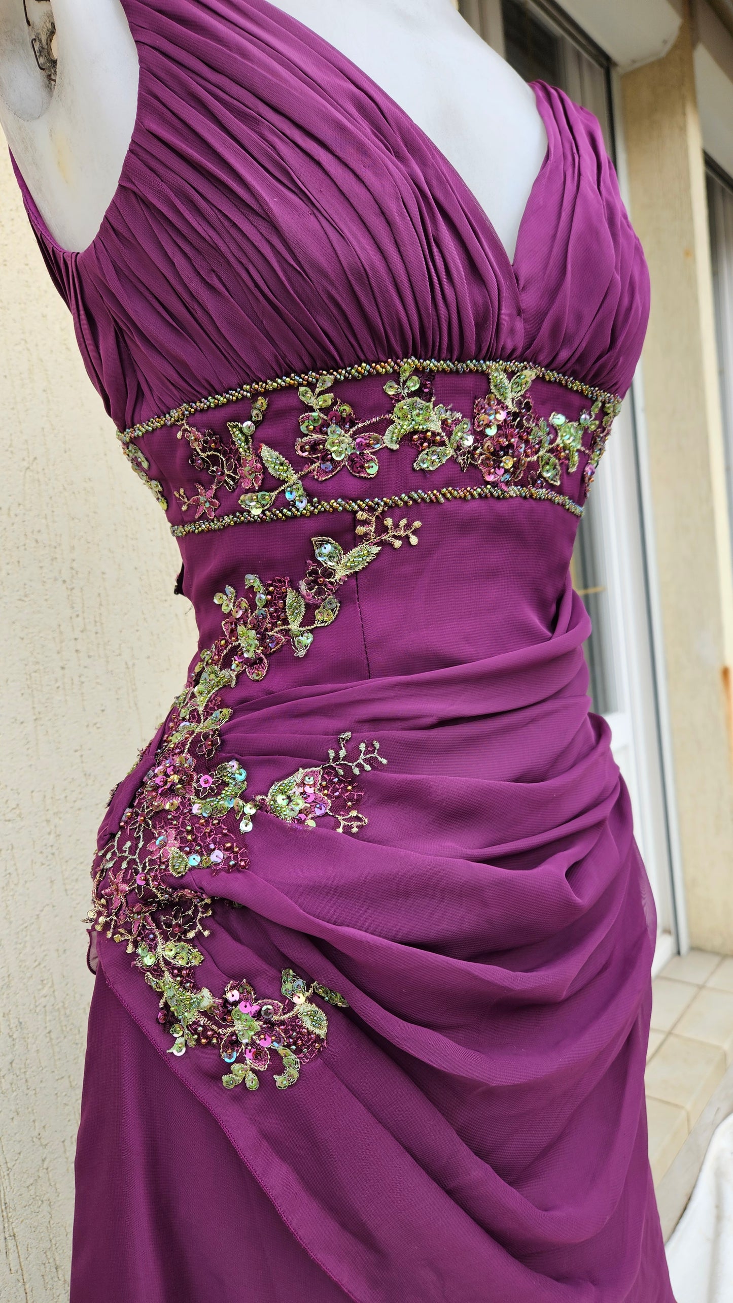 Maxi robe brodée violette