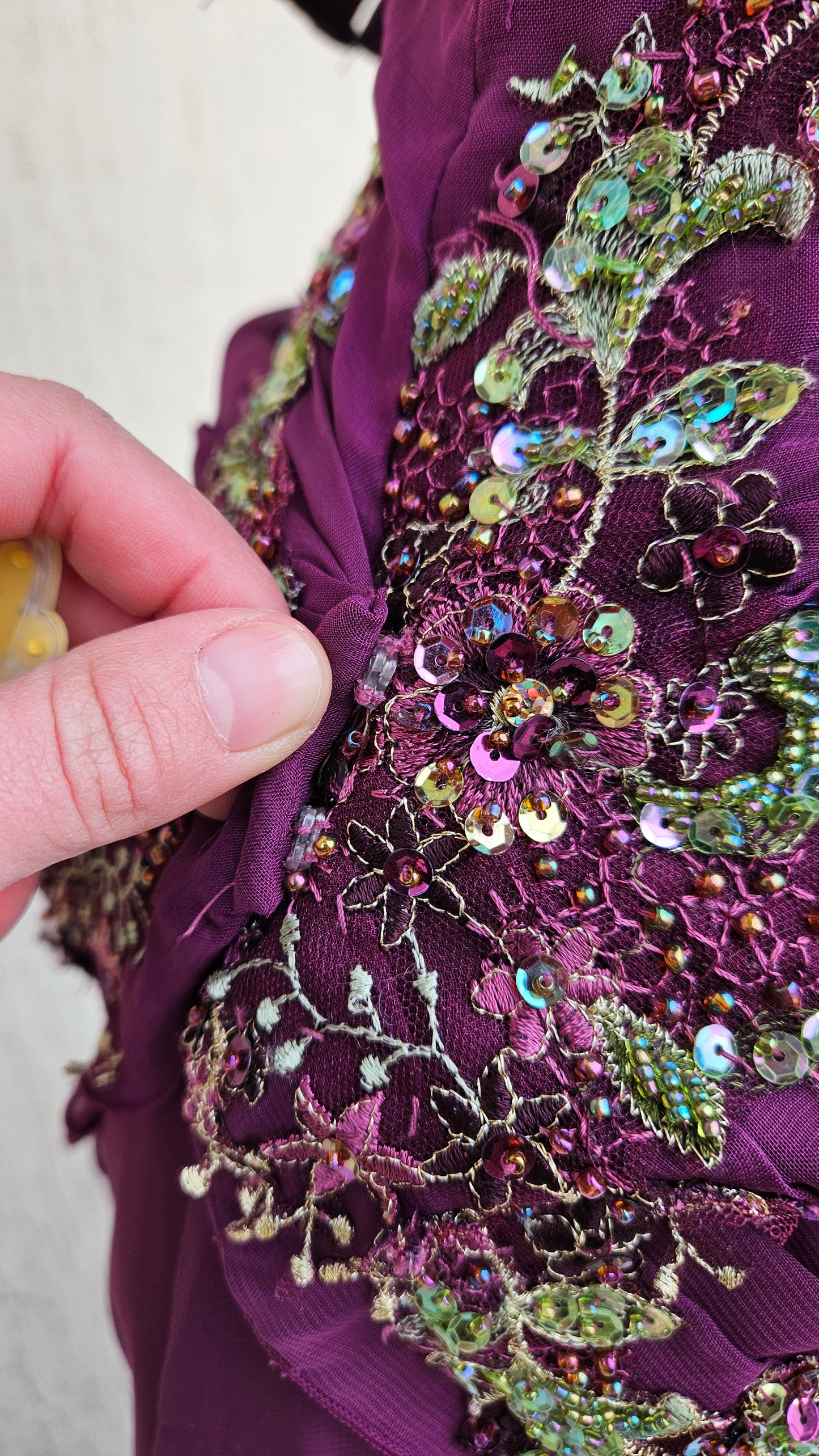 Maxi robe brodée violette