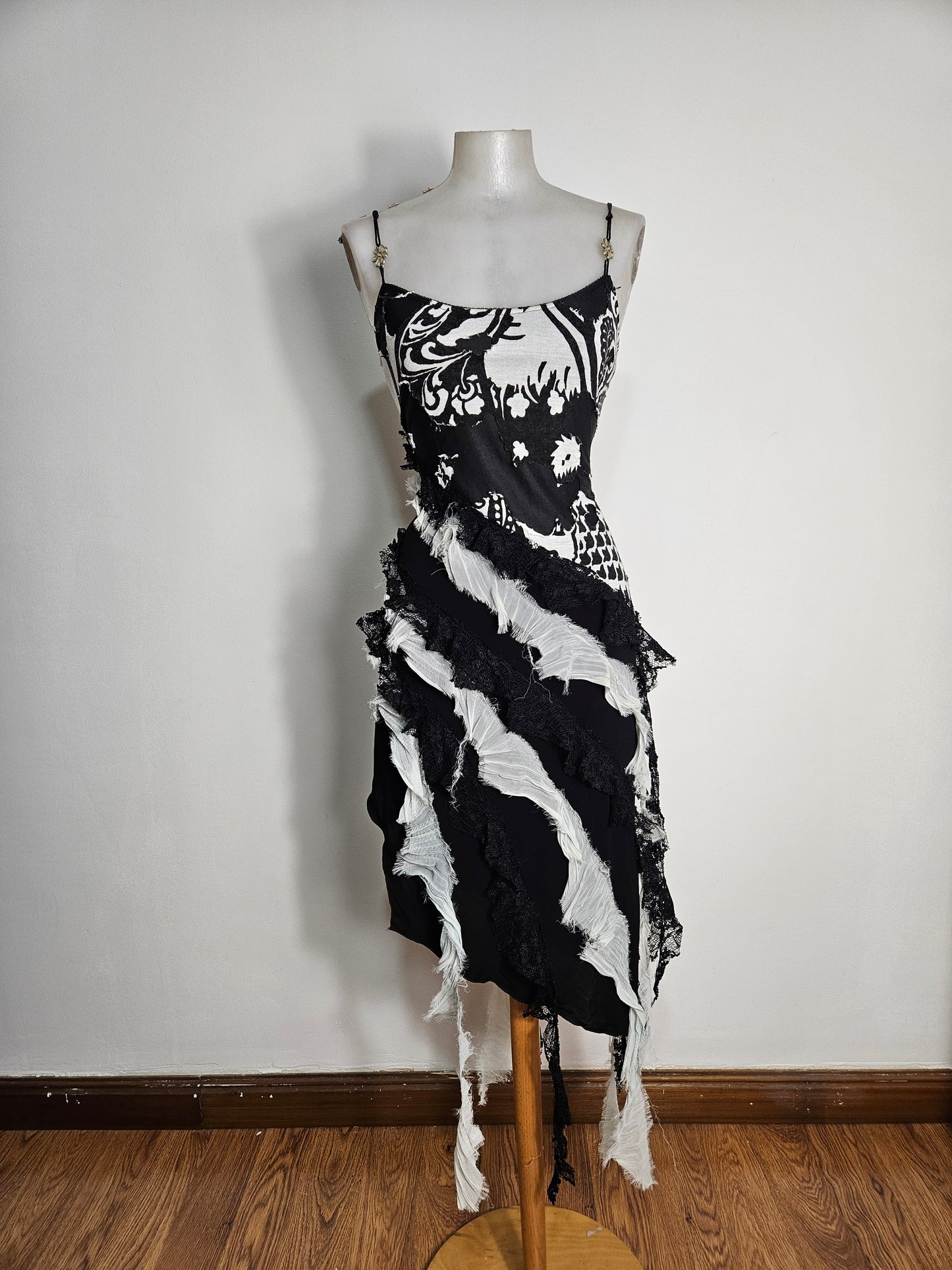 Robe déstructurée noire et blanche