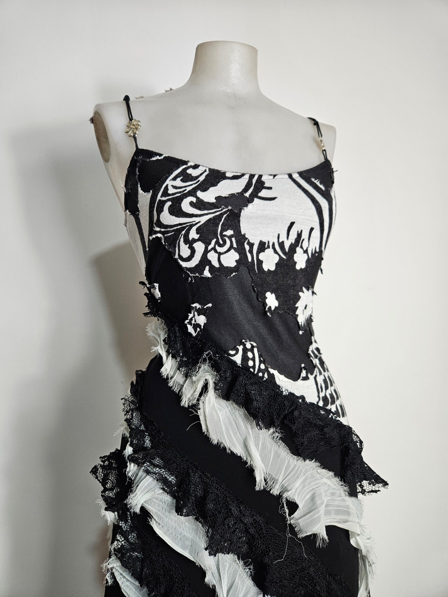 Robe déstructurée noire et blanche