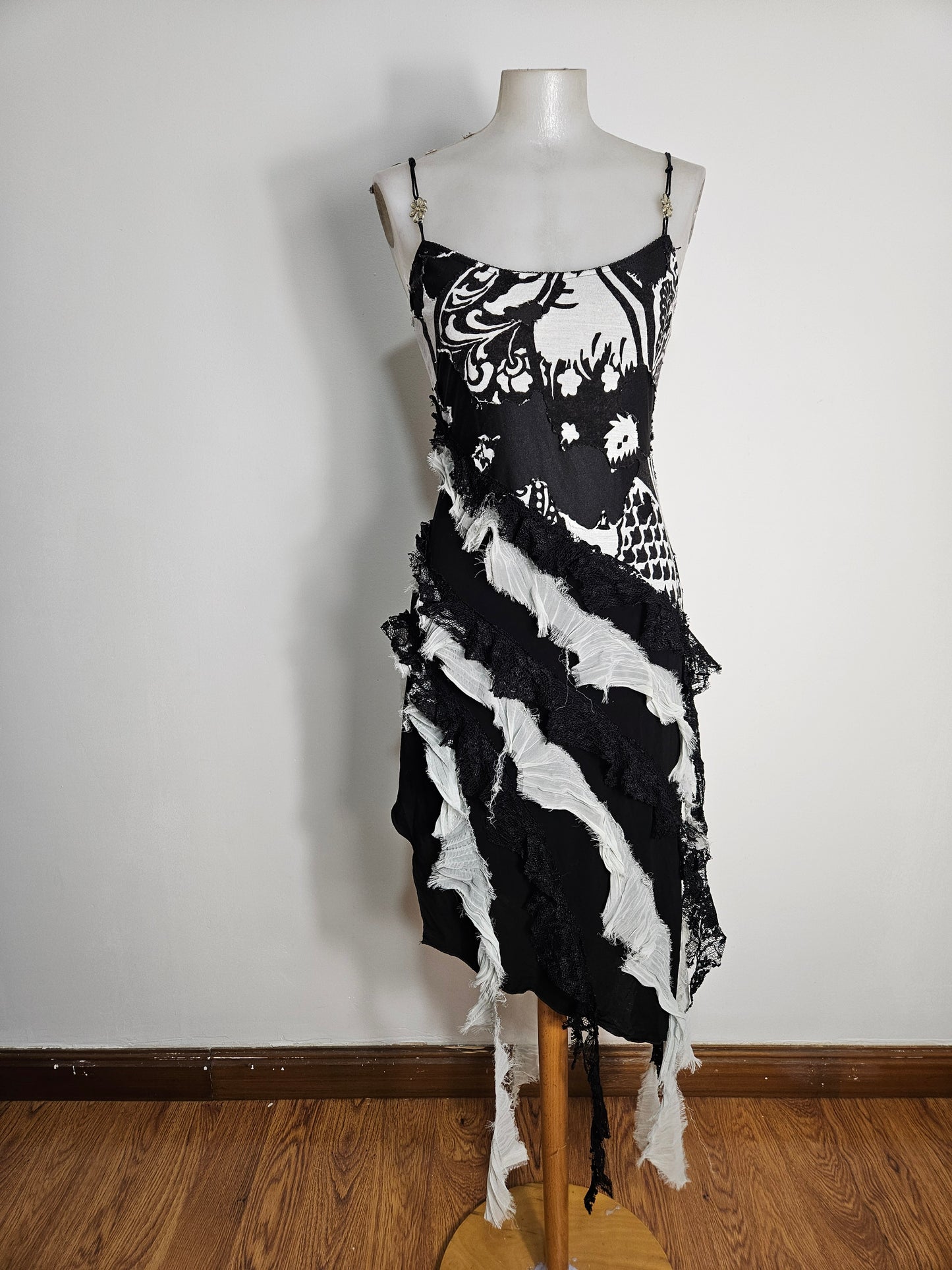 Robe déstructurée noire et blanche