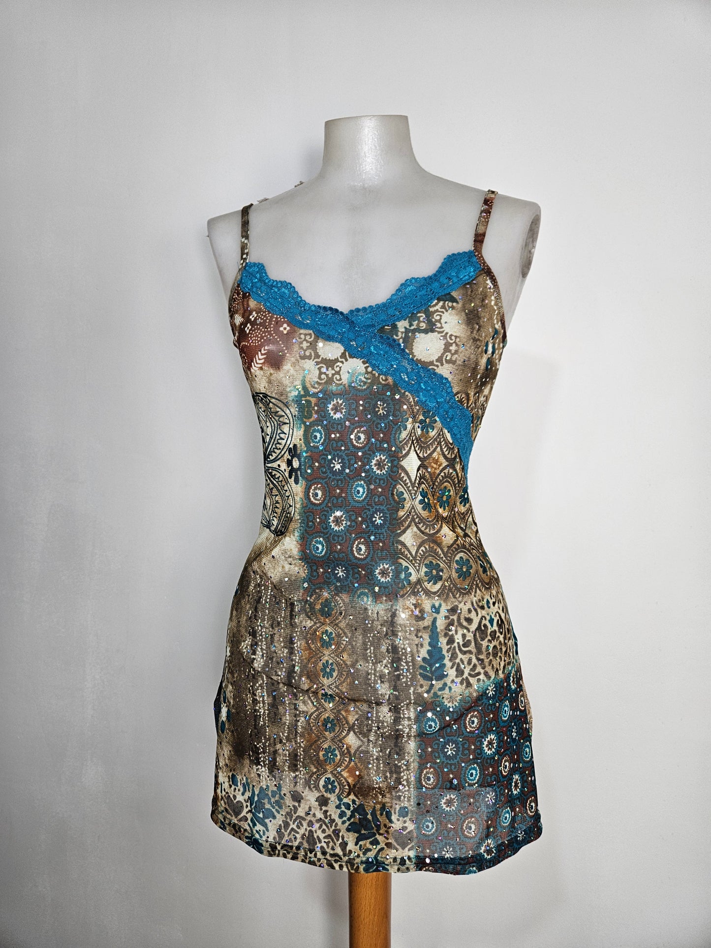 Haut en voile et strass marron & bleu