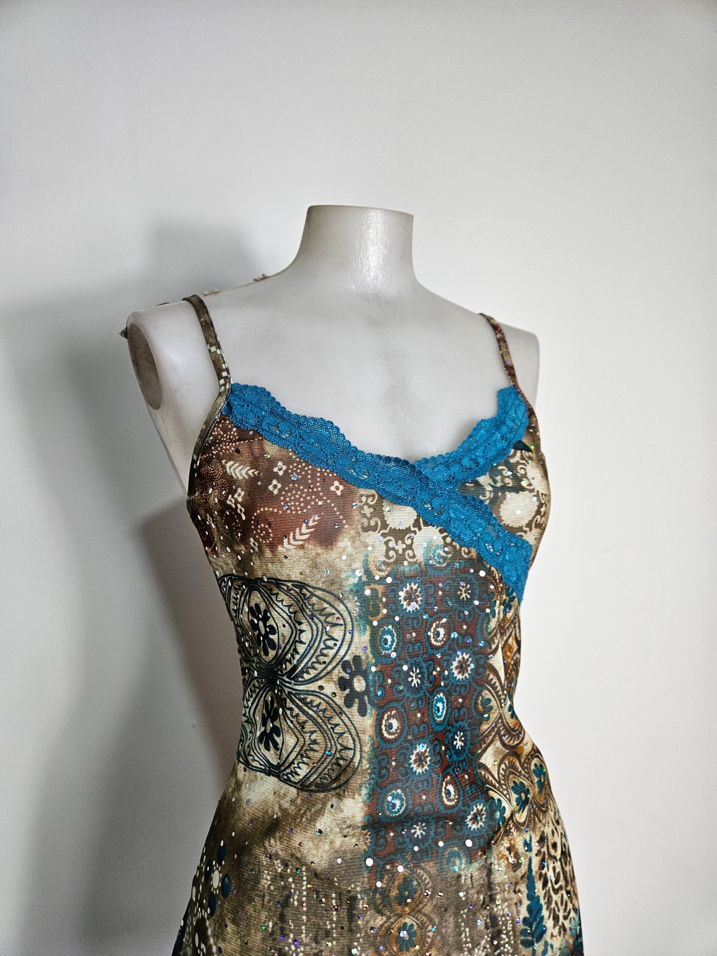 Haut en voile et strass marron & bleu