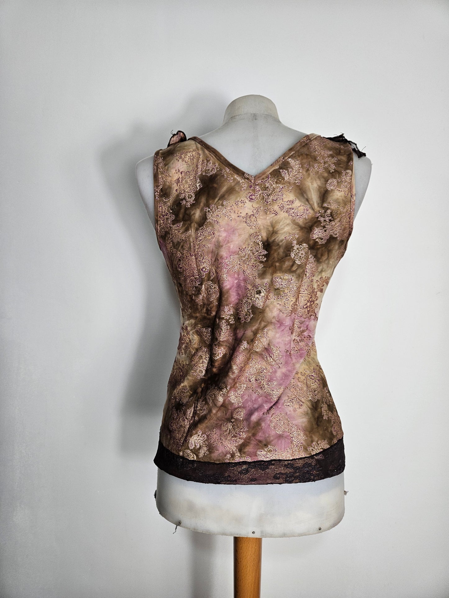 Haut en dentelle tons rose et marron
