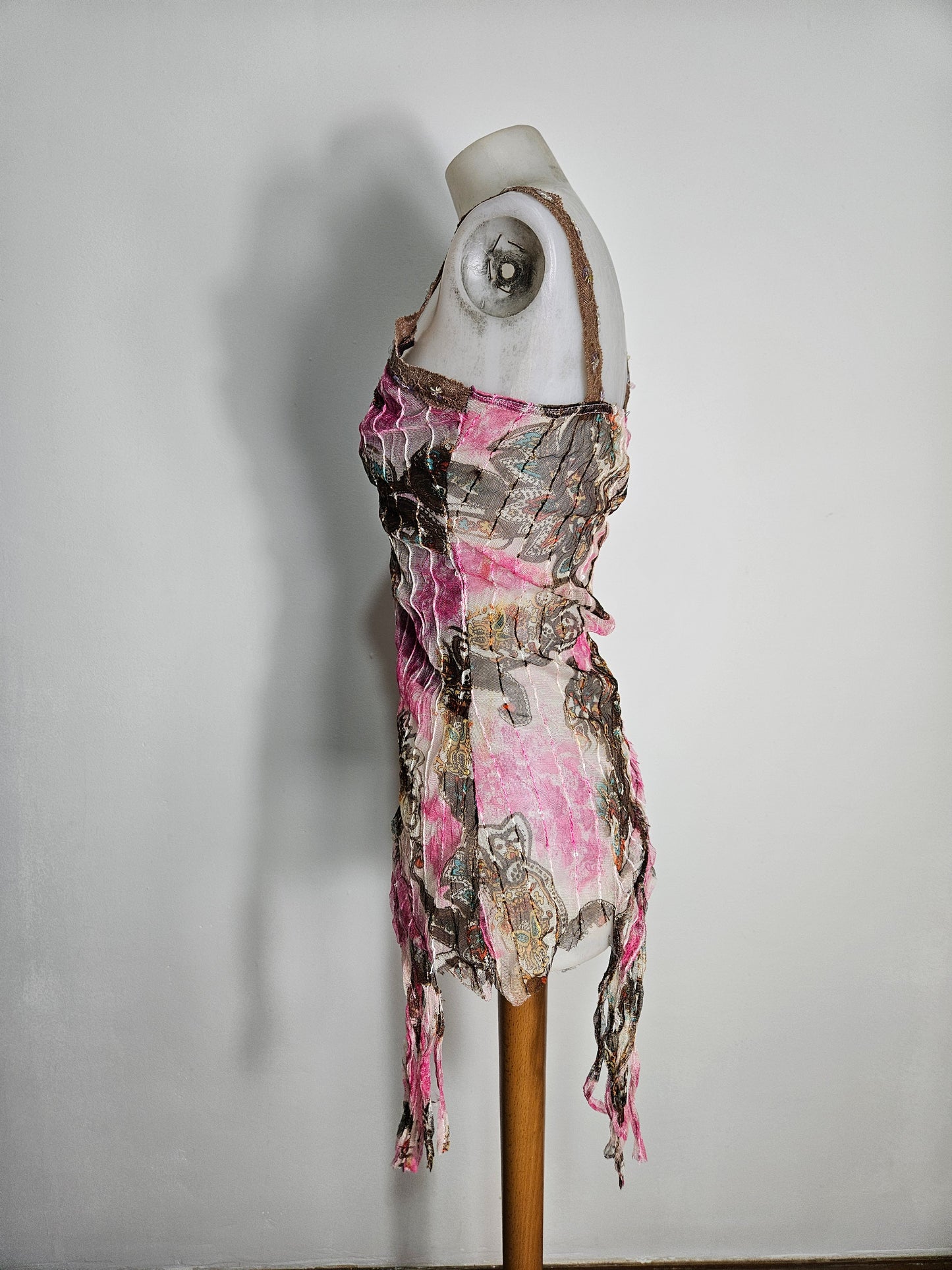 Haut asymétrique en voile et sequins