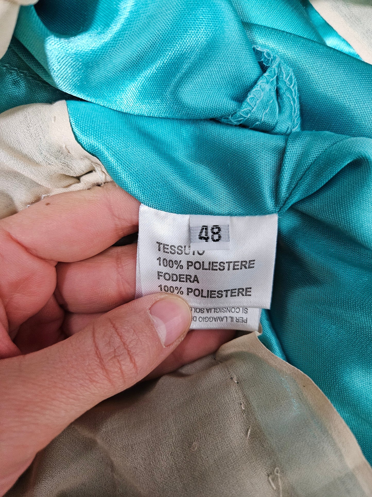 Robe dos nu en voile brodé