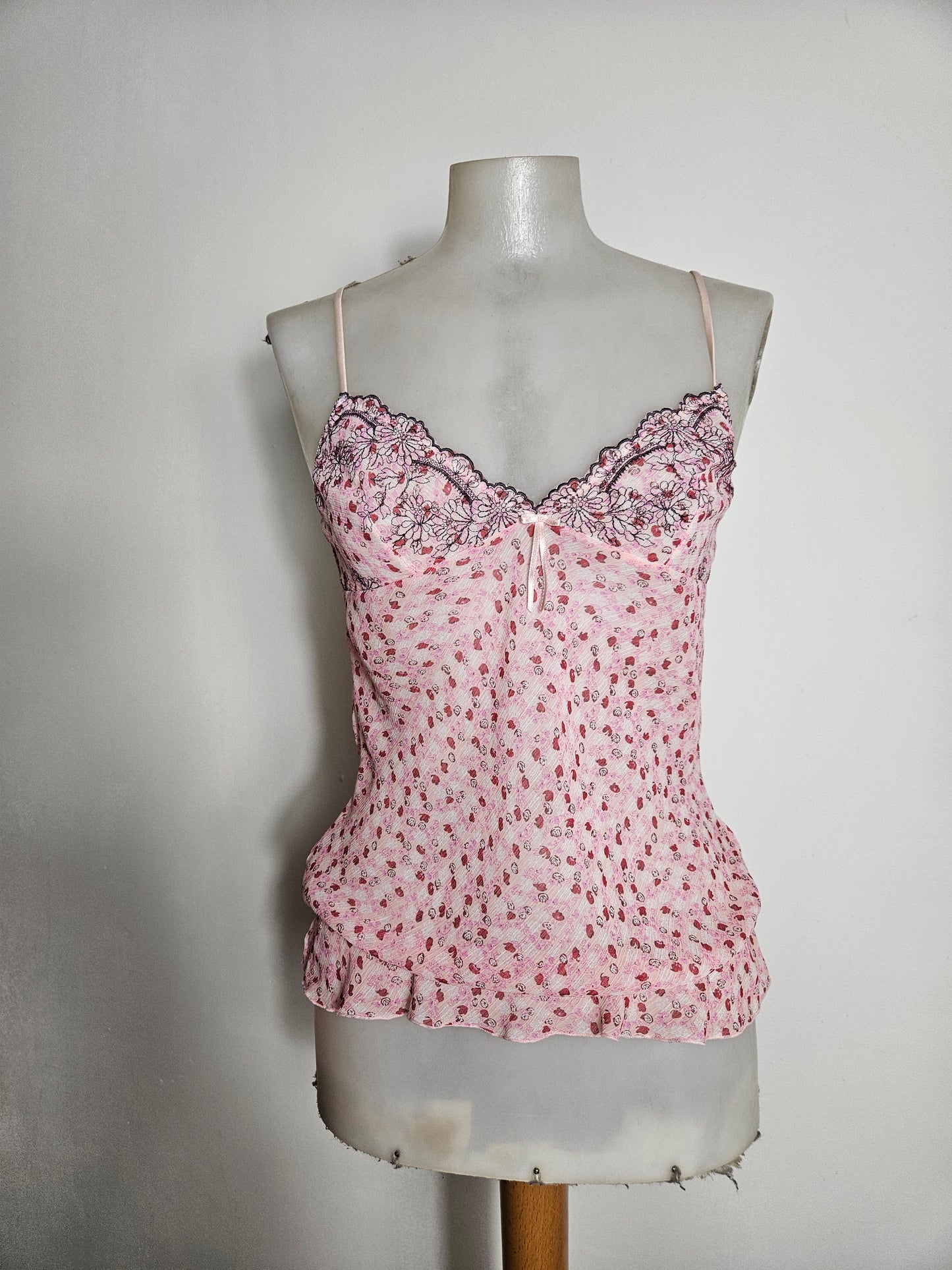 Haut en voile fleuri