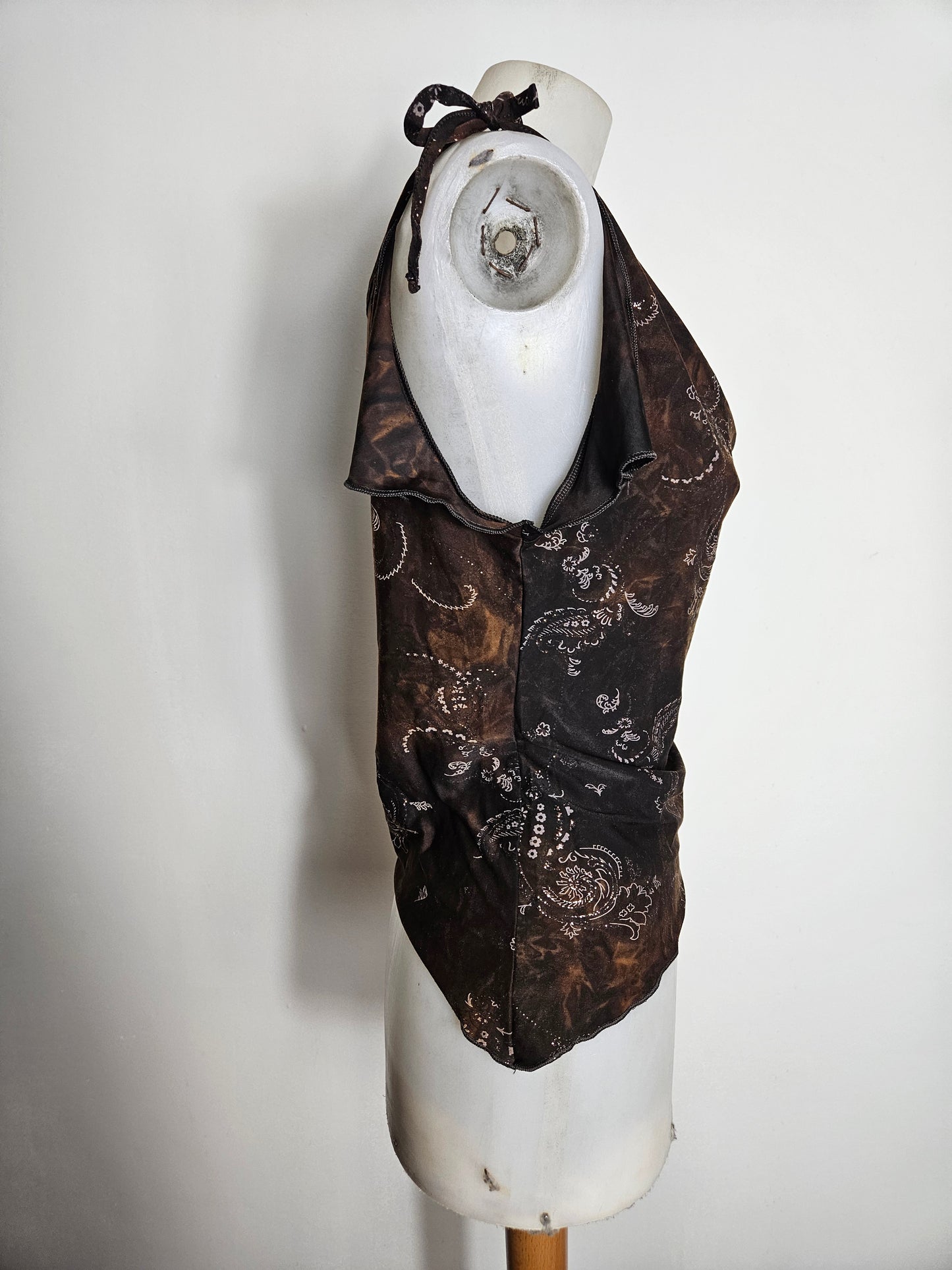 Top cuello drapeado tonos marrones