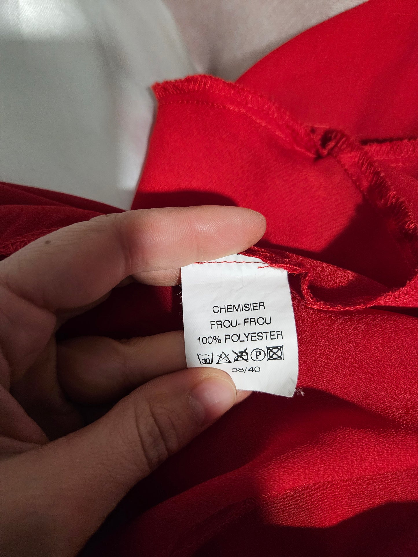 Chemisier en voile rouge