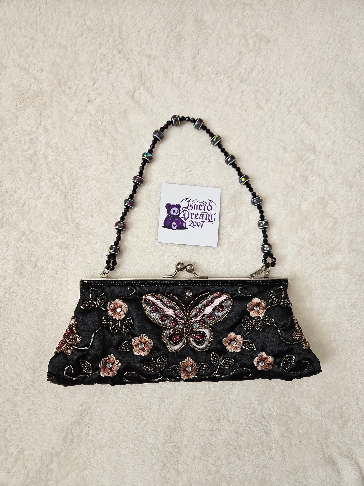 Pochette brodée