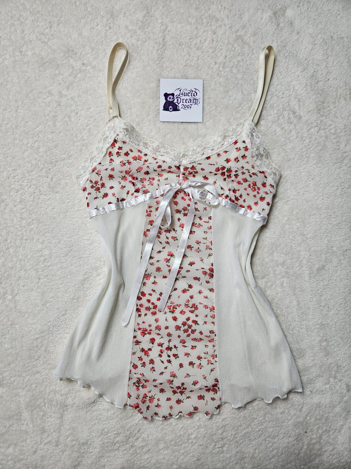 Haut en voile fleuri