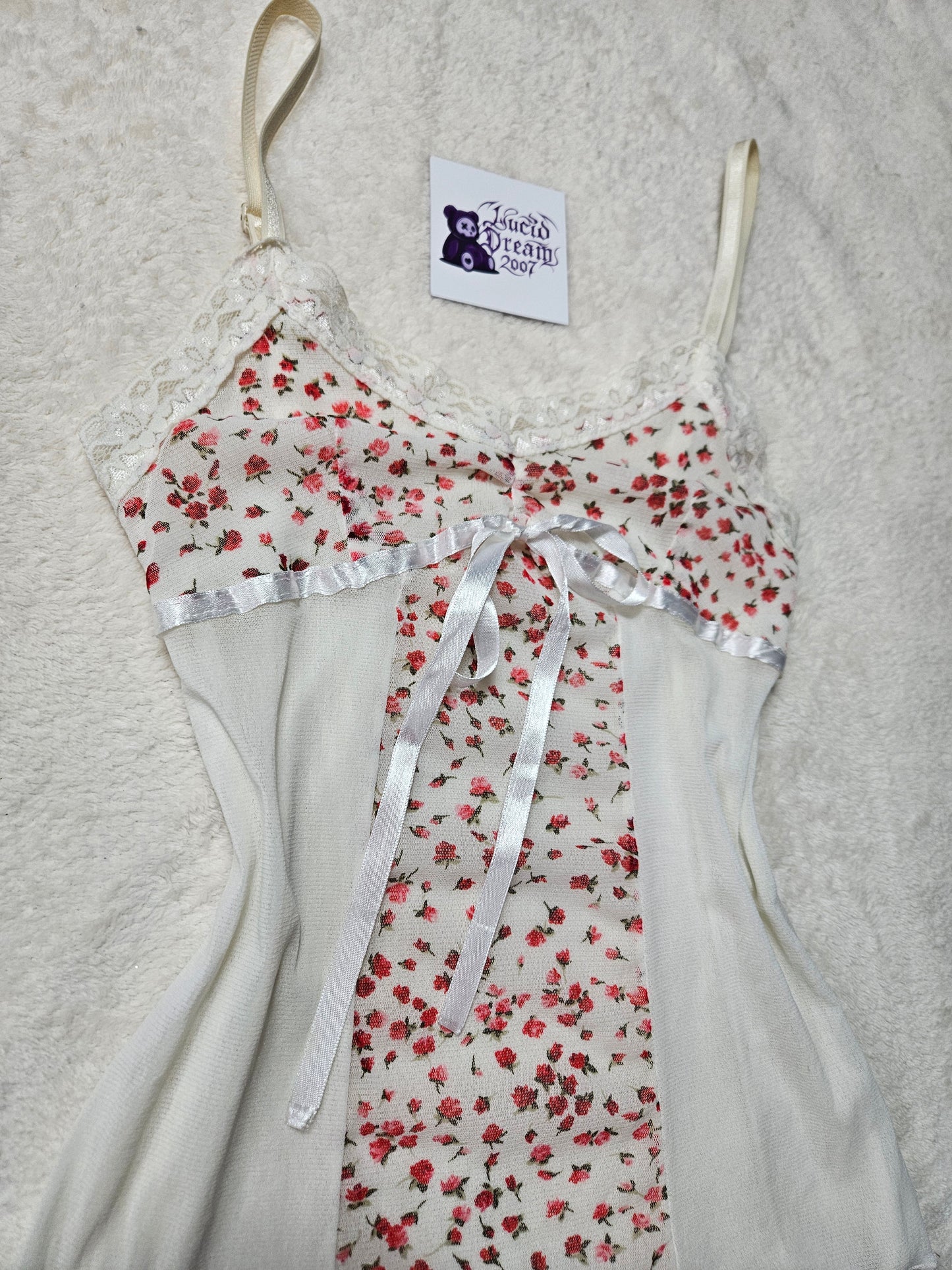 Haut en voile fleuri