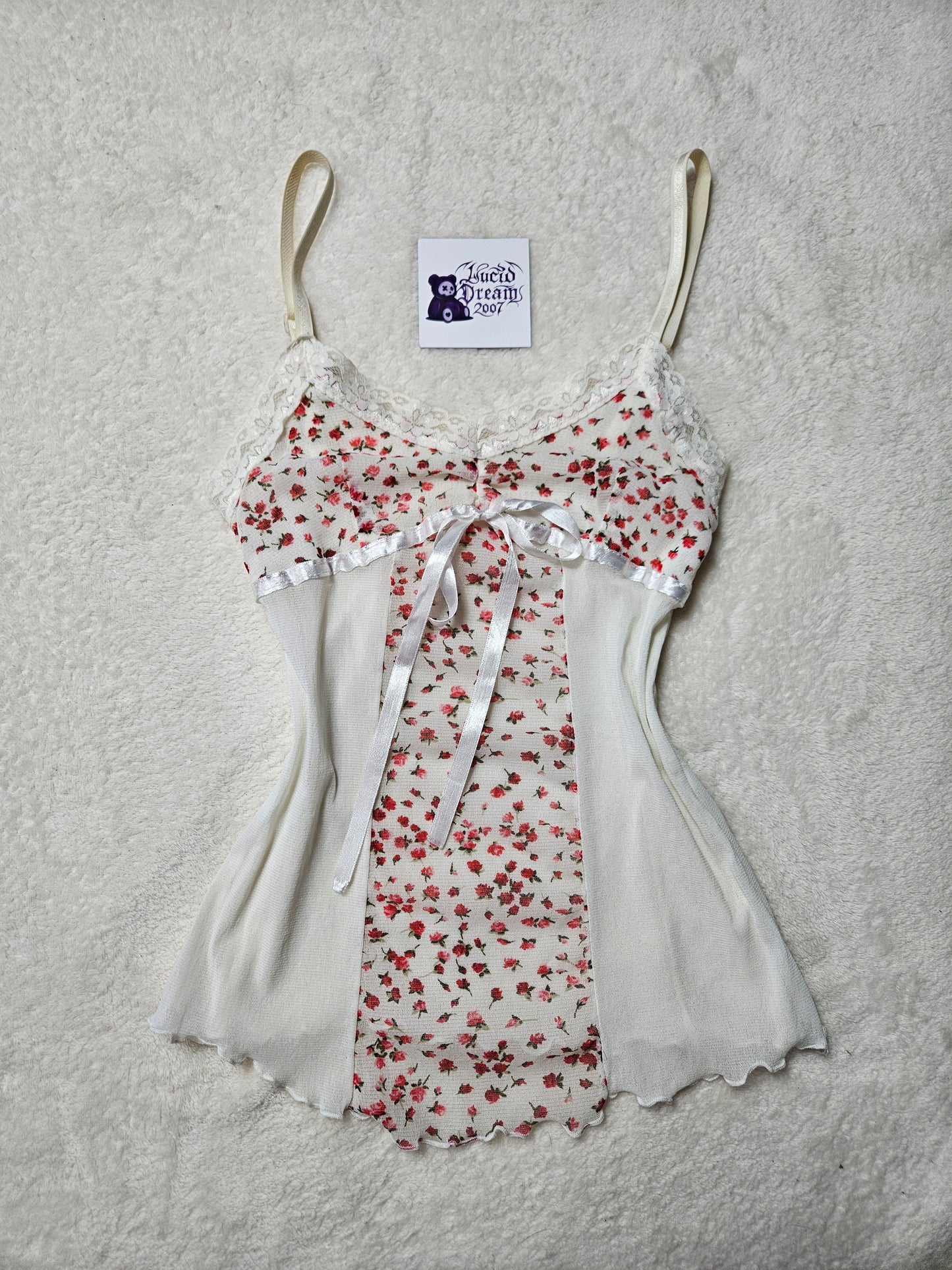 Haut en voile fleuri