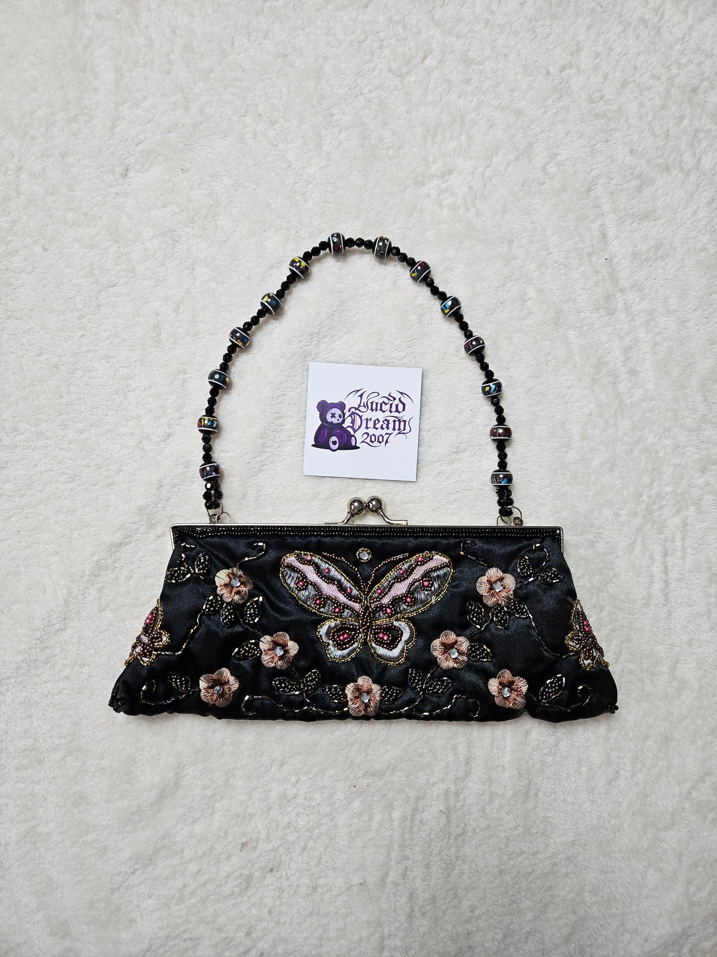 Pochette brodée