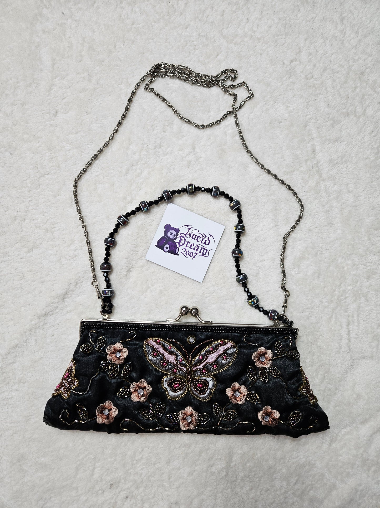 Pochette brodée