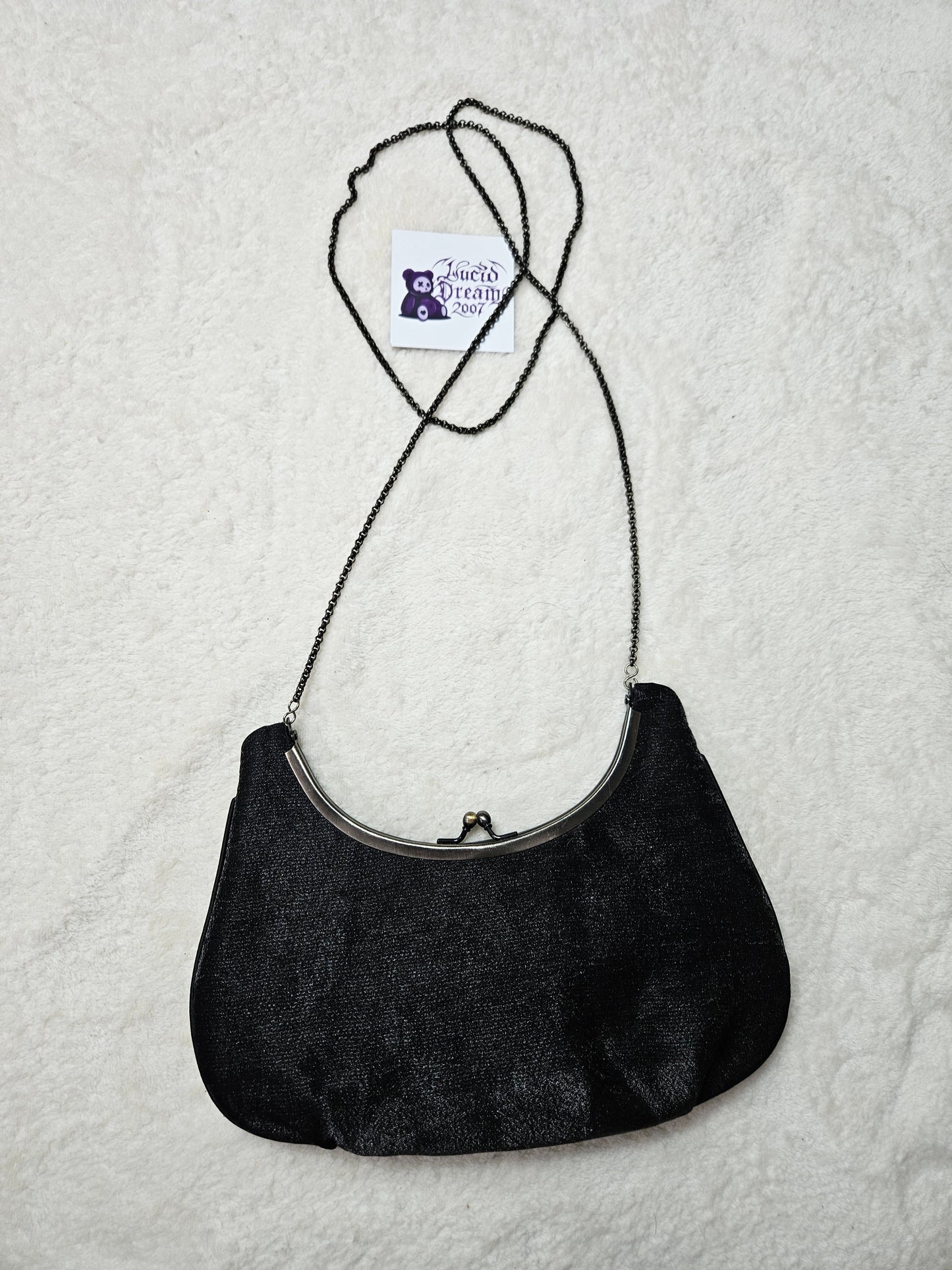 Bolso bandolera negro bordado con perlas y lentejuelas