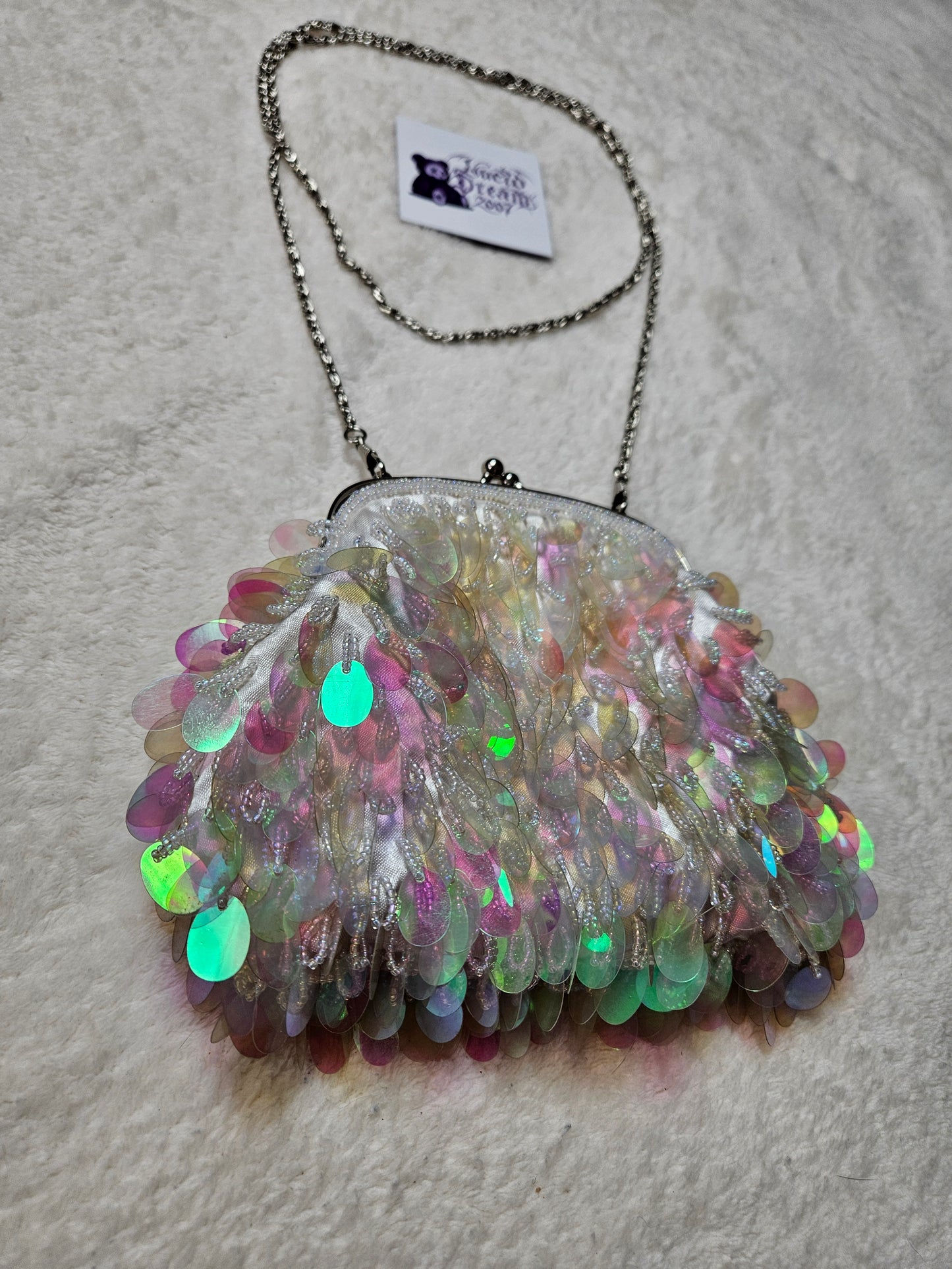 Bolso bordado con perlas y lentejuelas