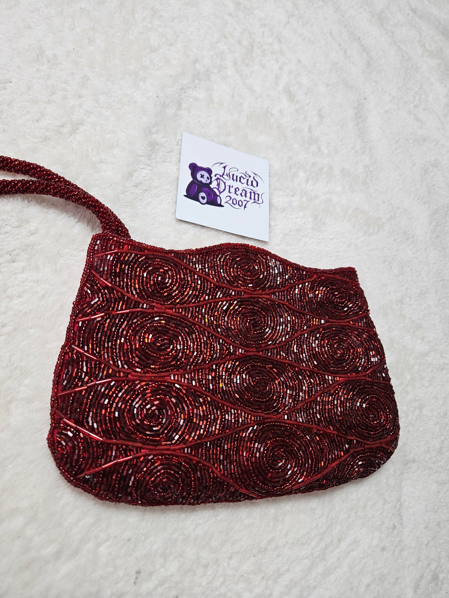 Pochette bordeaux perles et sequins