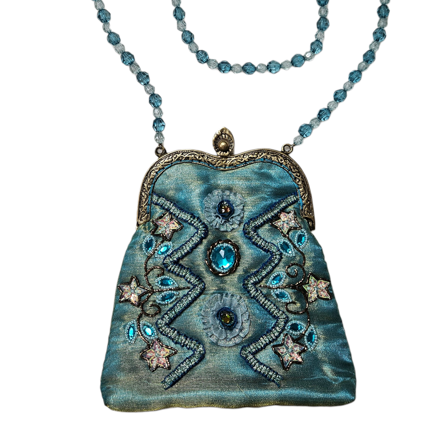 Pochette bleue brodée perles et sequins