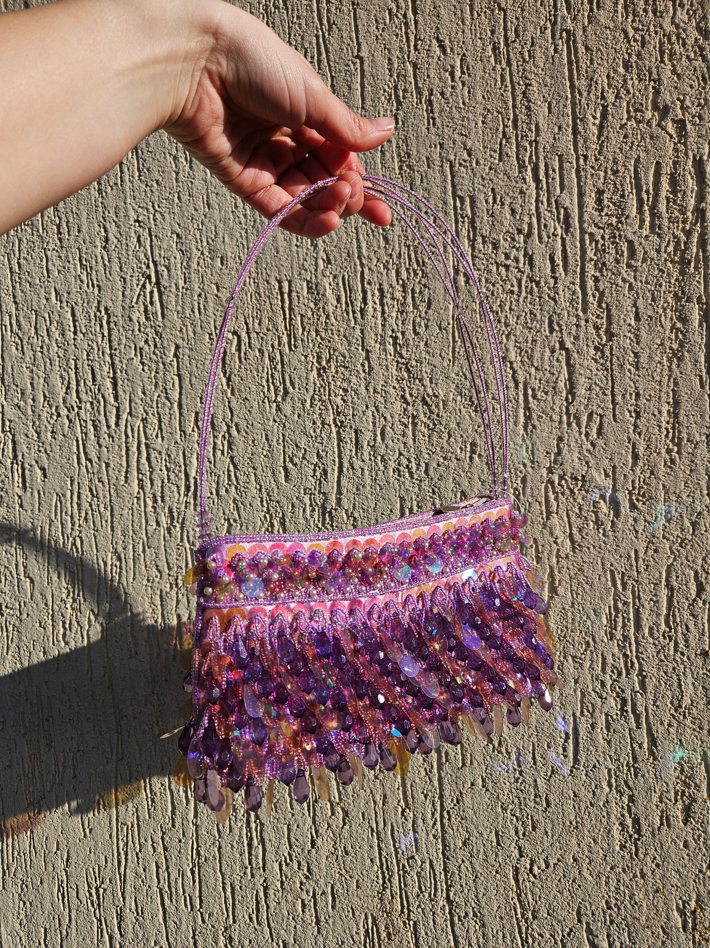 Pochette lila perles et sequins