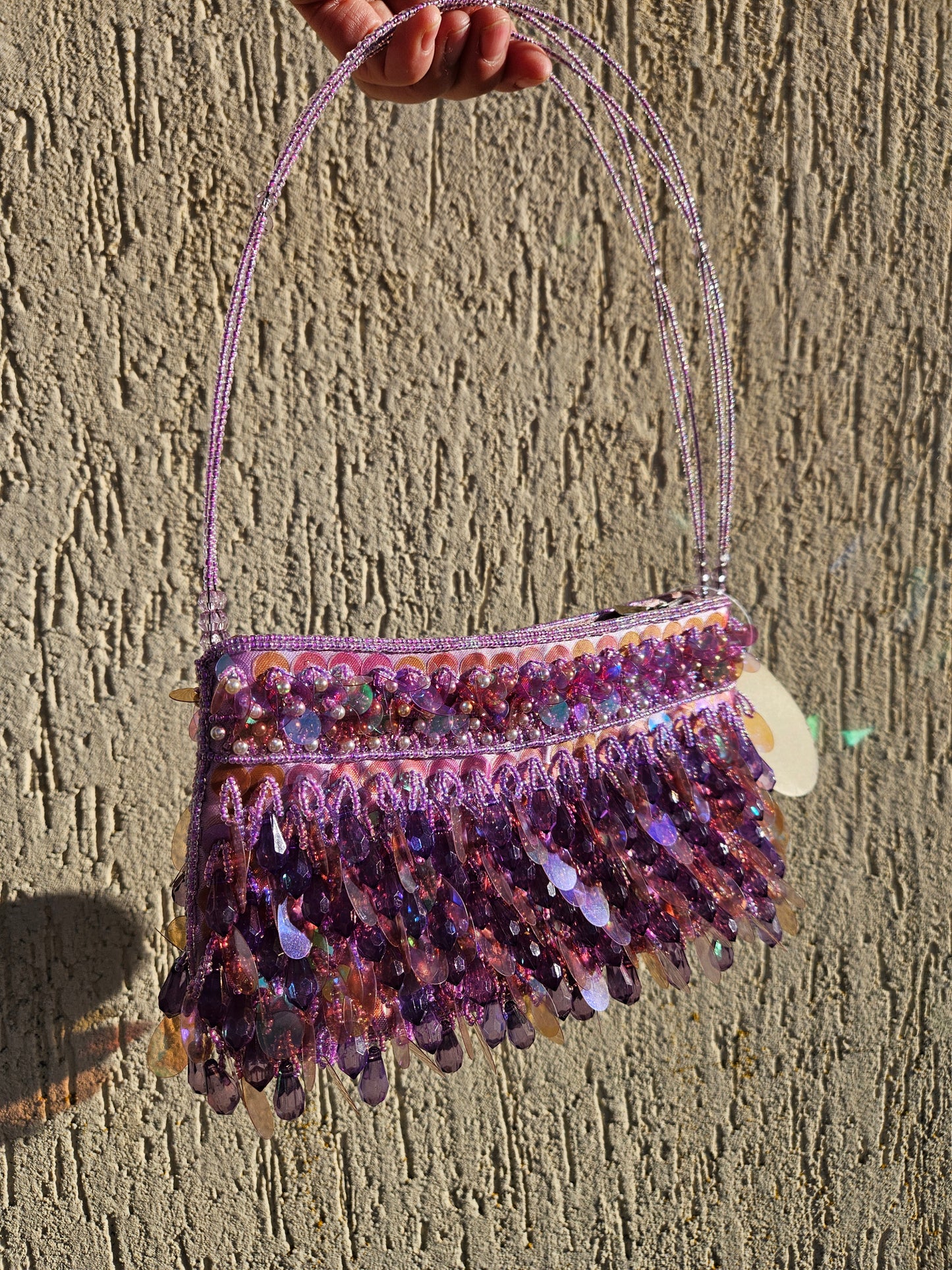 Pochette lila perles et sequins