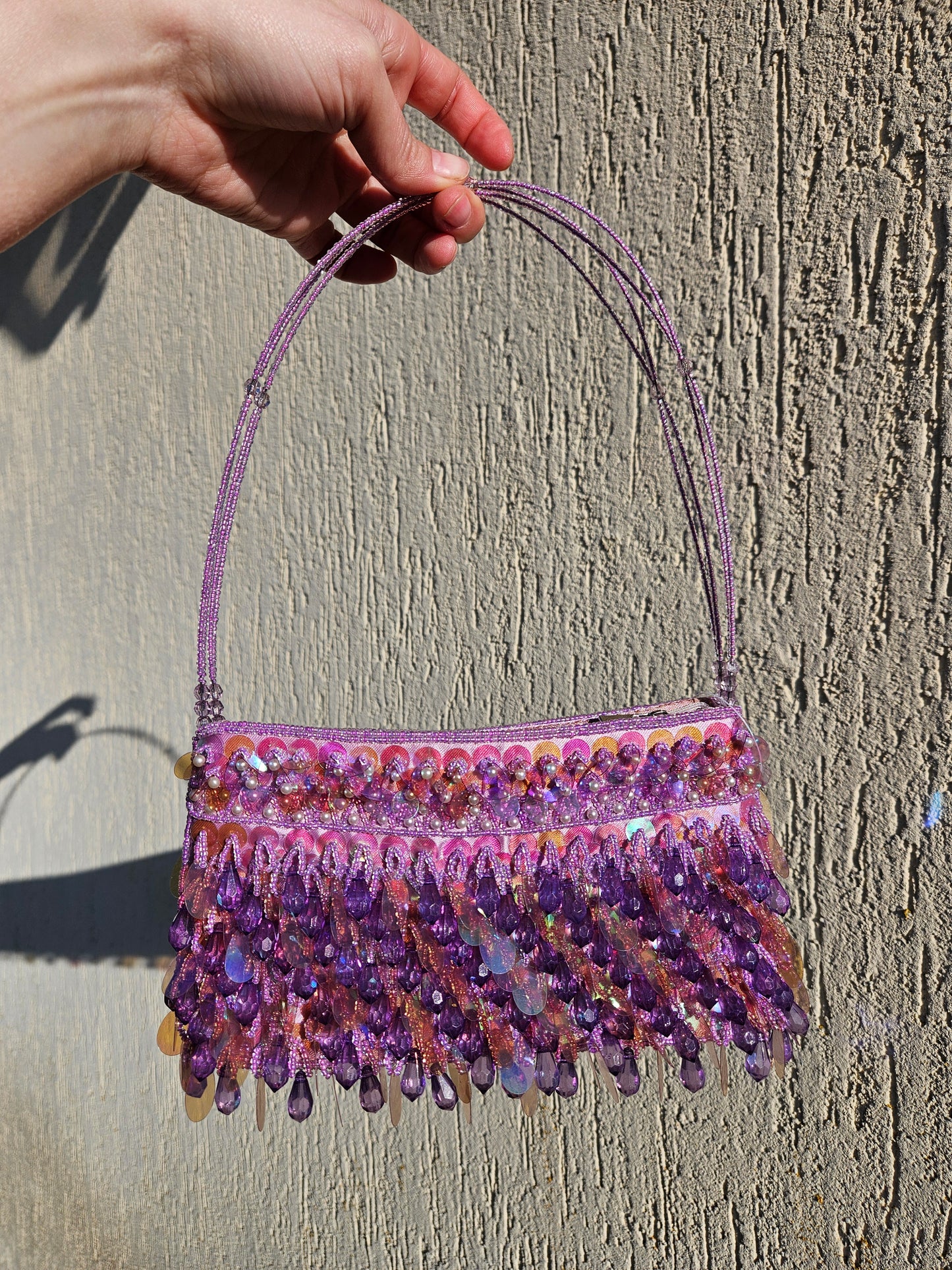 Pochette lila perles et sequins