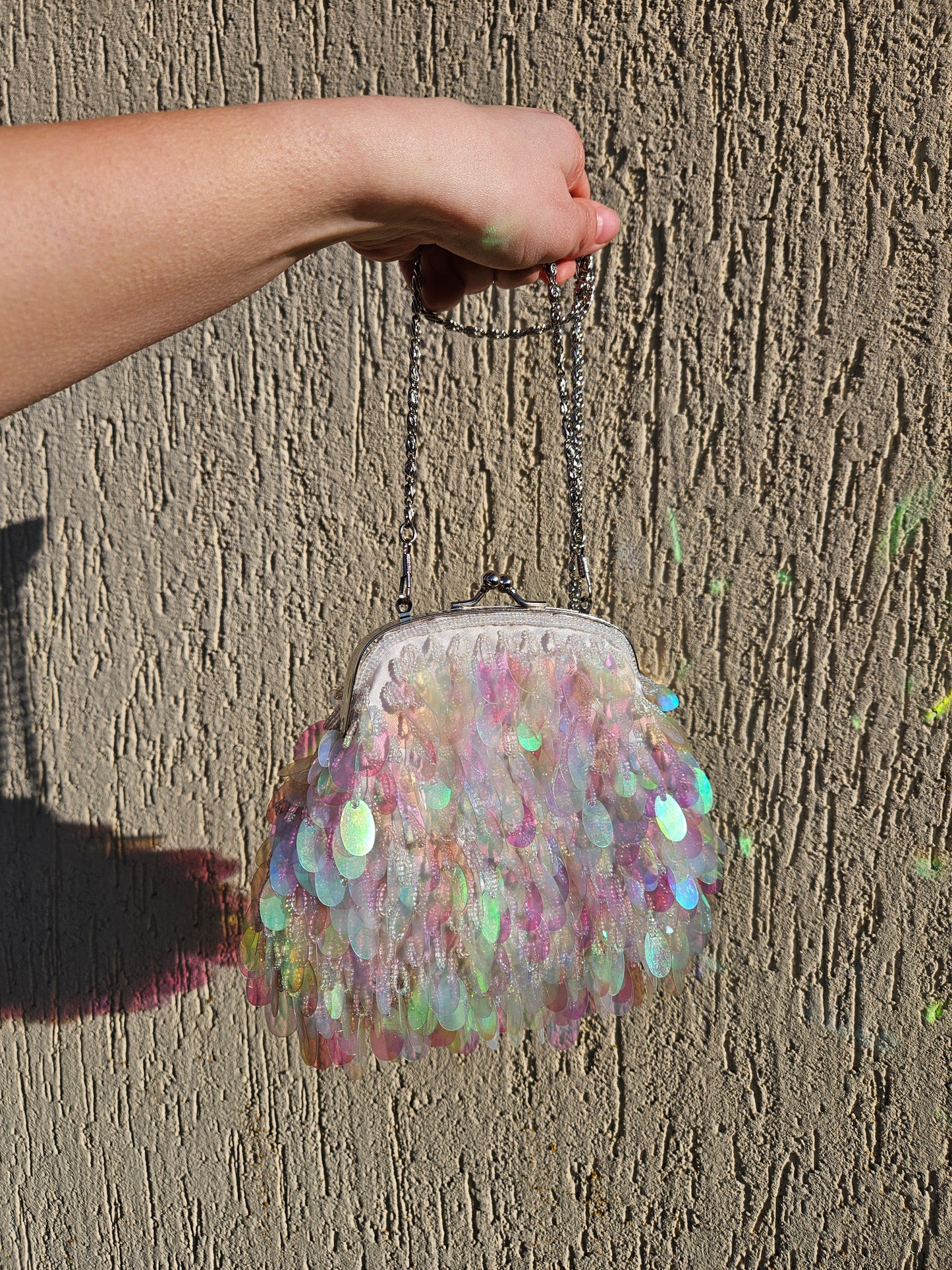 Bolso bordado con perlas y lentejuelas