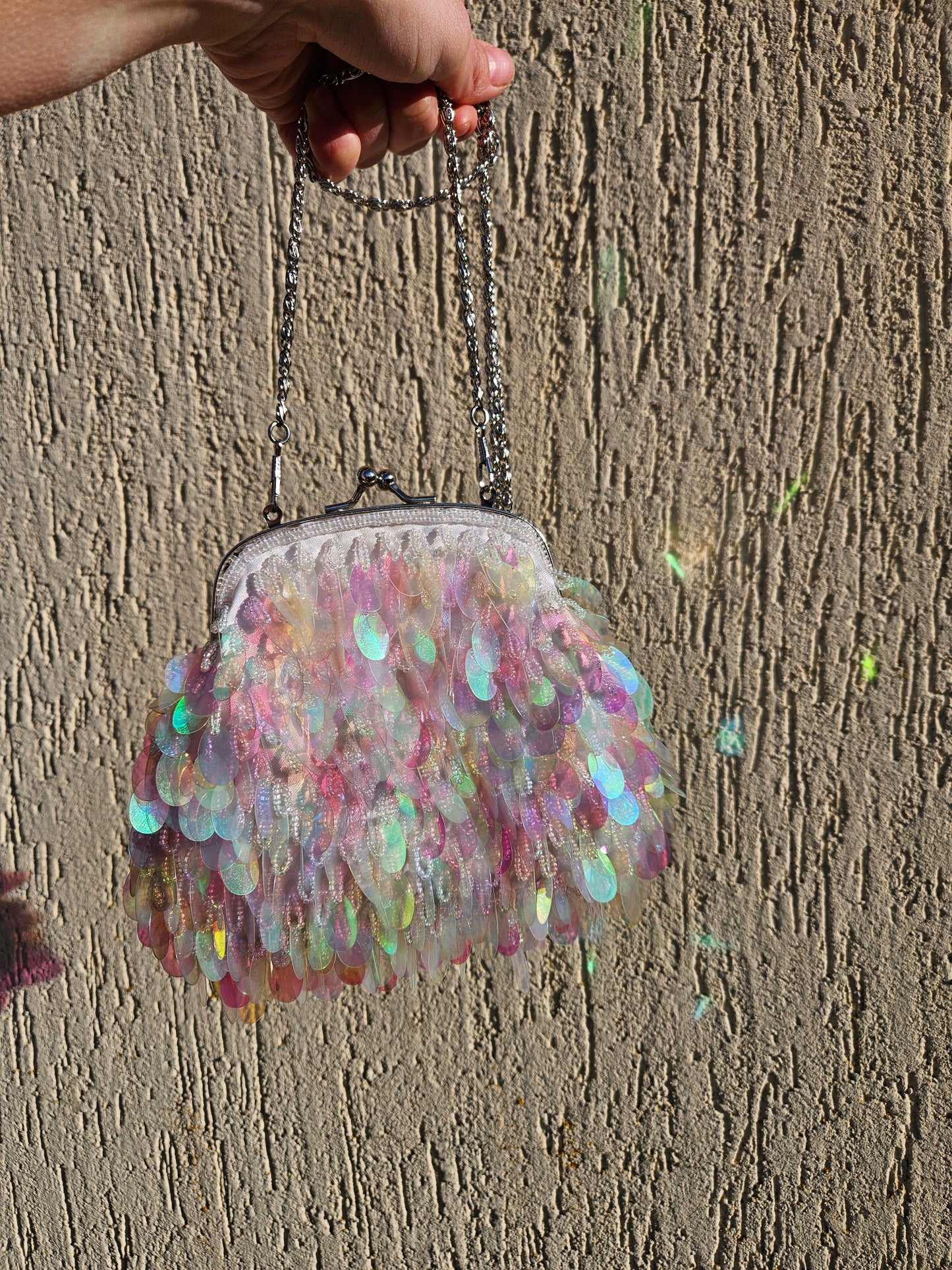 Bolso bordado con perlas y lentejuelas