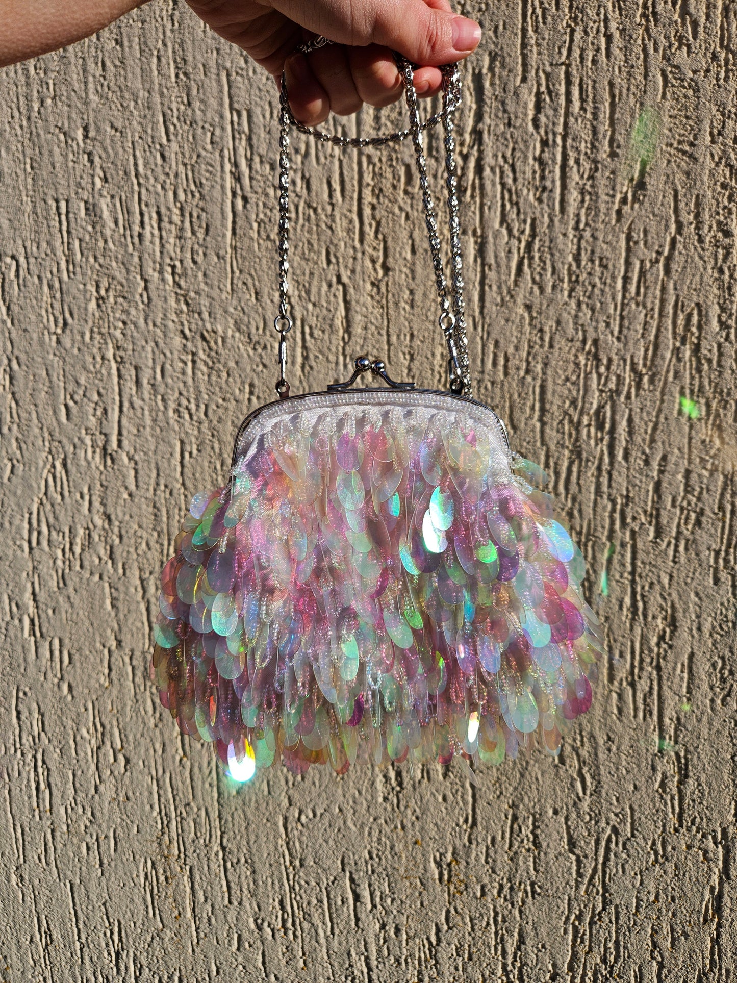 Bolso bordado con perlas y lentejuelas