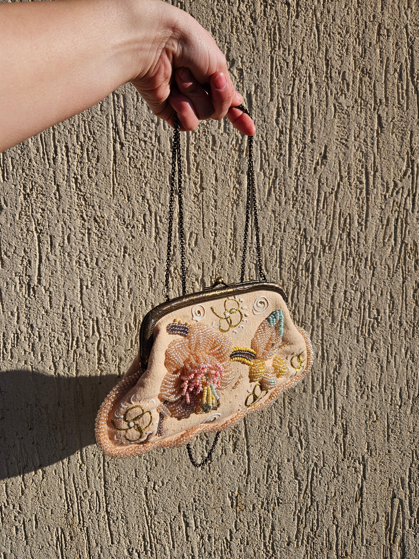 Cartera de mano de lona bordada con perlas y lentejuelas