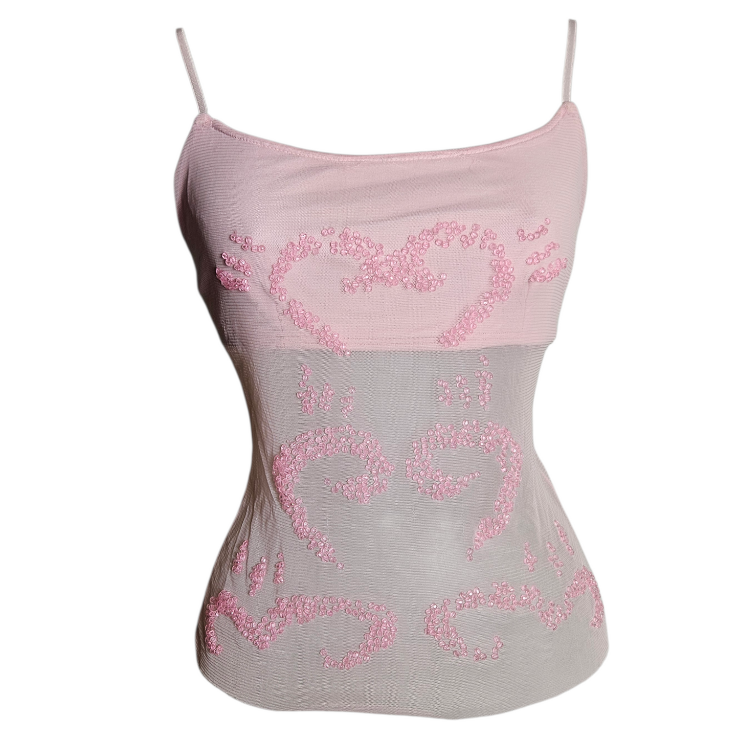 Débardeur vintage Y2K rose en tulle avec de délicats détails de cœurs en sequins ton sur ton. Esthétique fairycore douce sortie d'une reverie vintage.